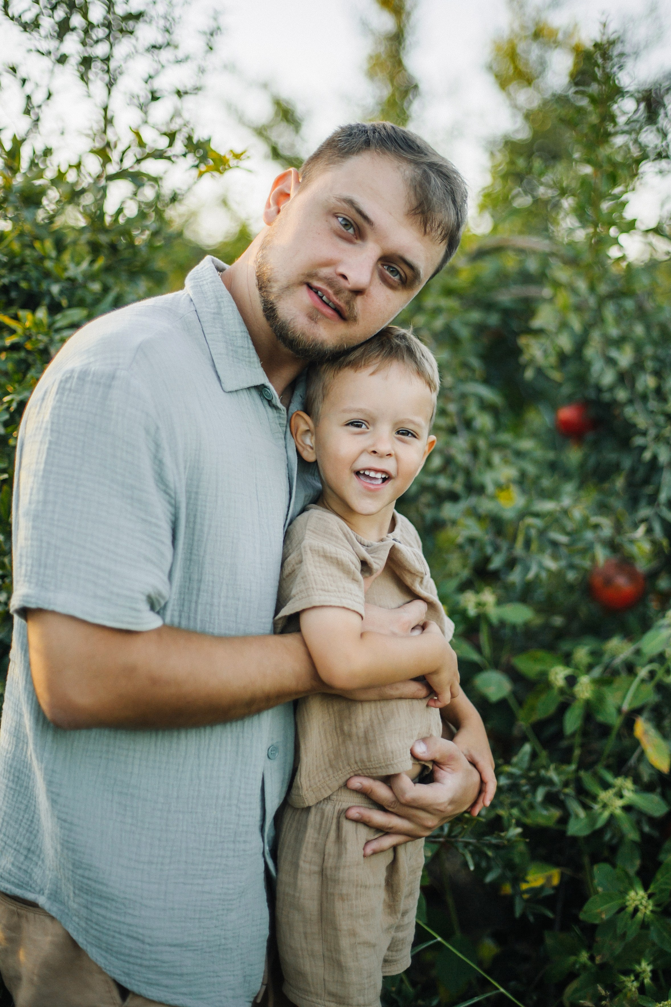Binyamina garden. Family photographer in Israel