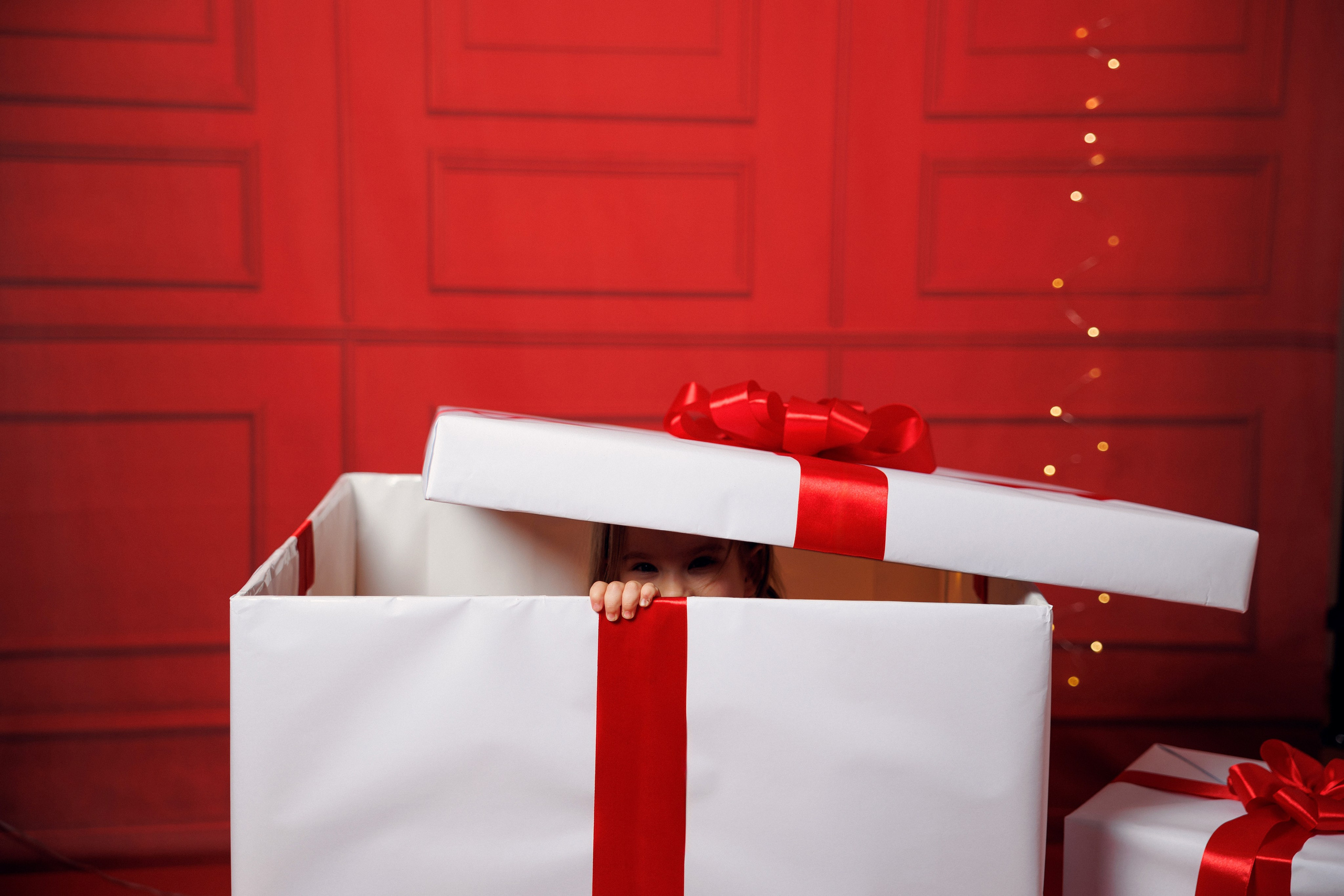 Sesja świąteczna Szczecin | Mini sesje świąteczne Szczecin | Mini sesje świąteczne | Sesja świąteczna w studio | Sesja świąteczna rodzinna cena | Mini sesja rodzinna Szczecin| Sesje świąteczne rodzinne | Sesja zdjęciowa • świąteczna sesja zdjęciowa • minimalistyczne aranżacje • zdjęcia lifestylowe • rodzinne świeta • świąteczny czas • voucher • prezent • fotografia rodzinna