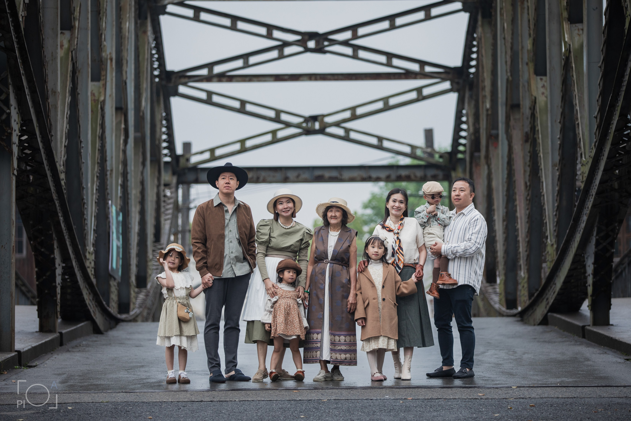 Семейная фотосессия в шанхайской киностудии. Photographer in Shanghai — Lola Pidluskaya