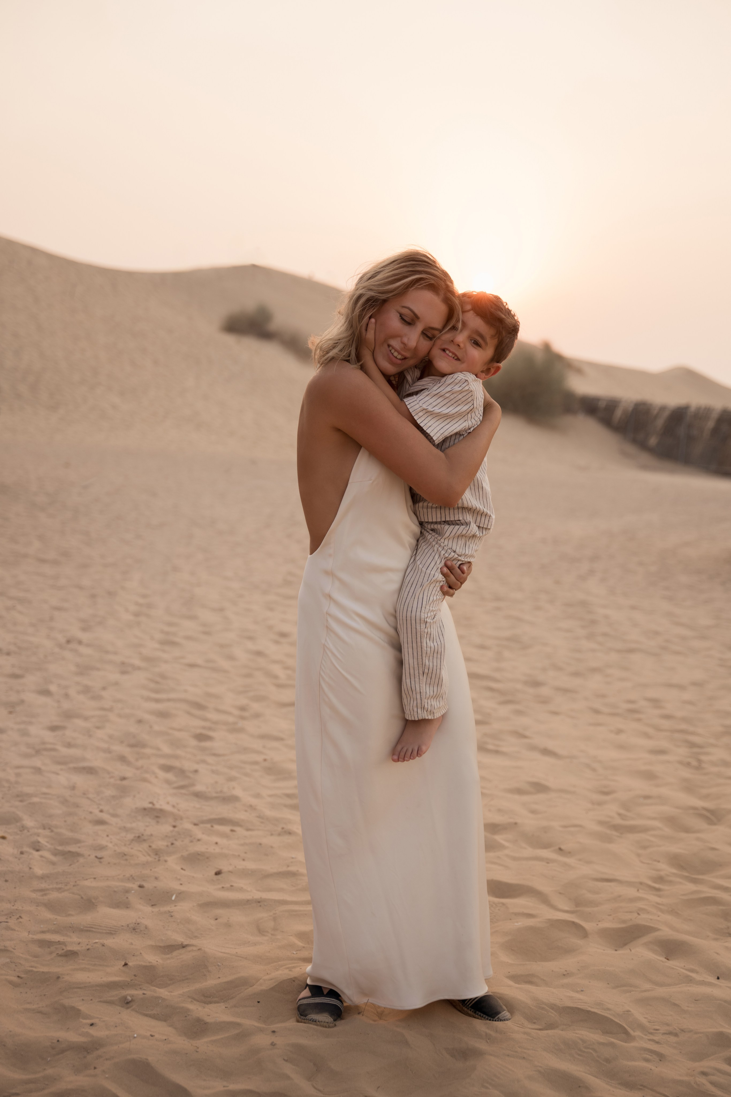 Sun, sand & family. Angela Iakovleva — Family Photographer in Dubai