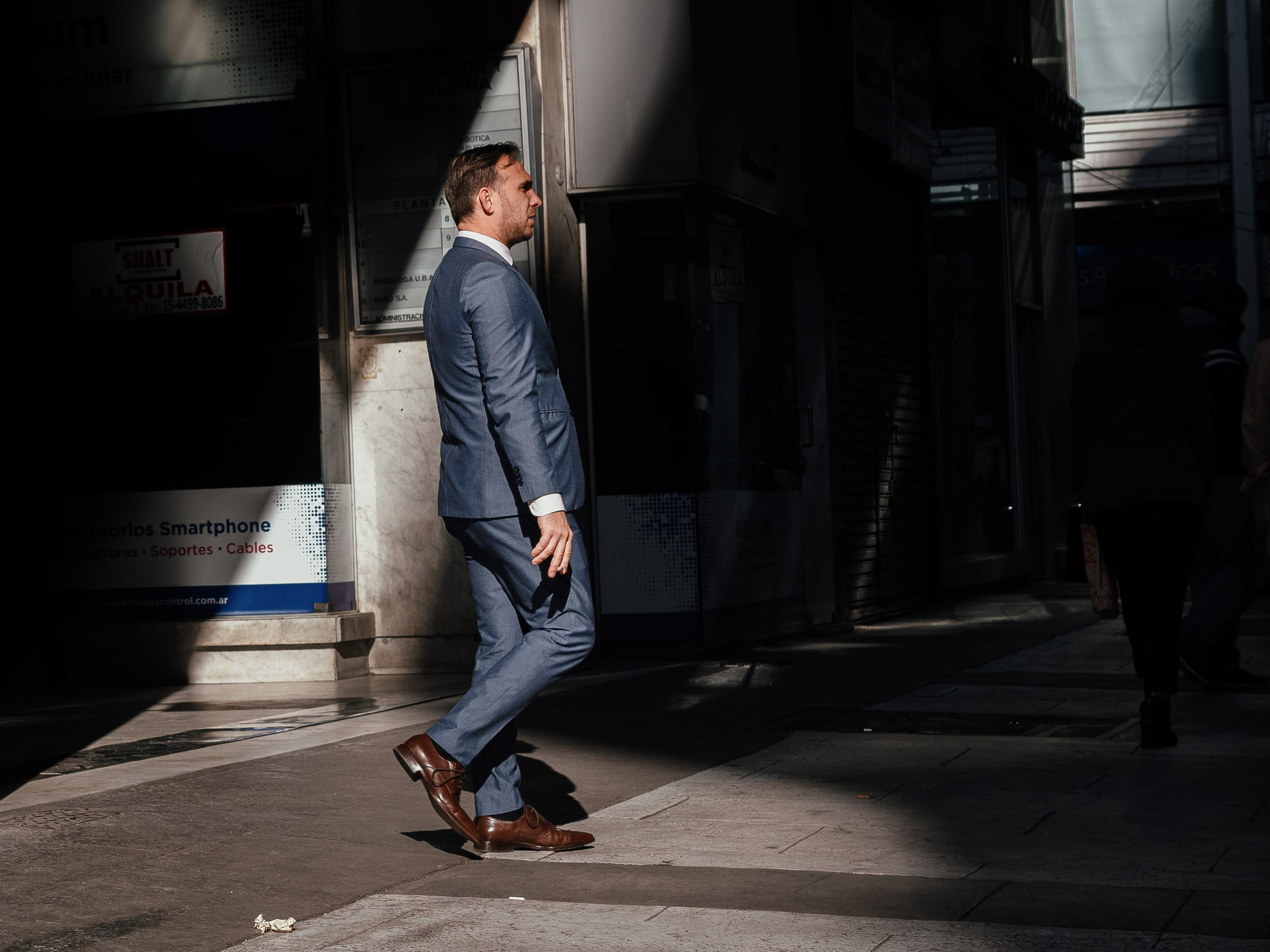 Downtown Buenos Aires, Argentina. Federico Borobio, street and documentary photography.