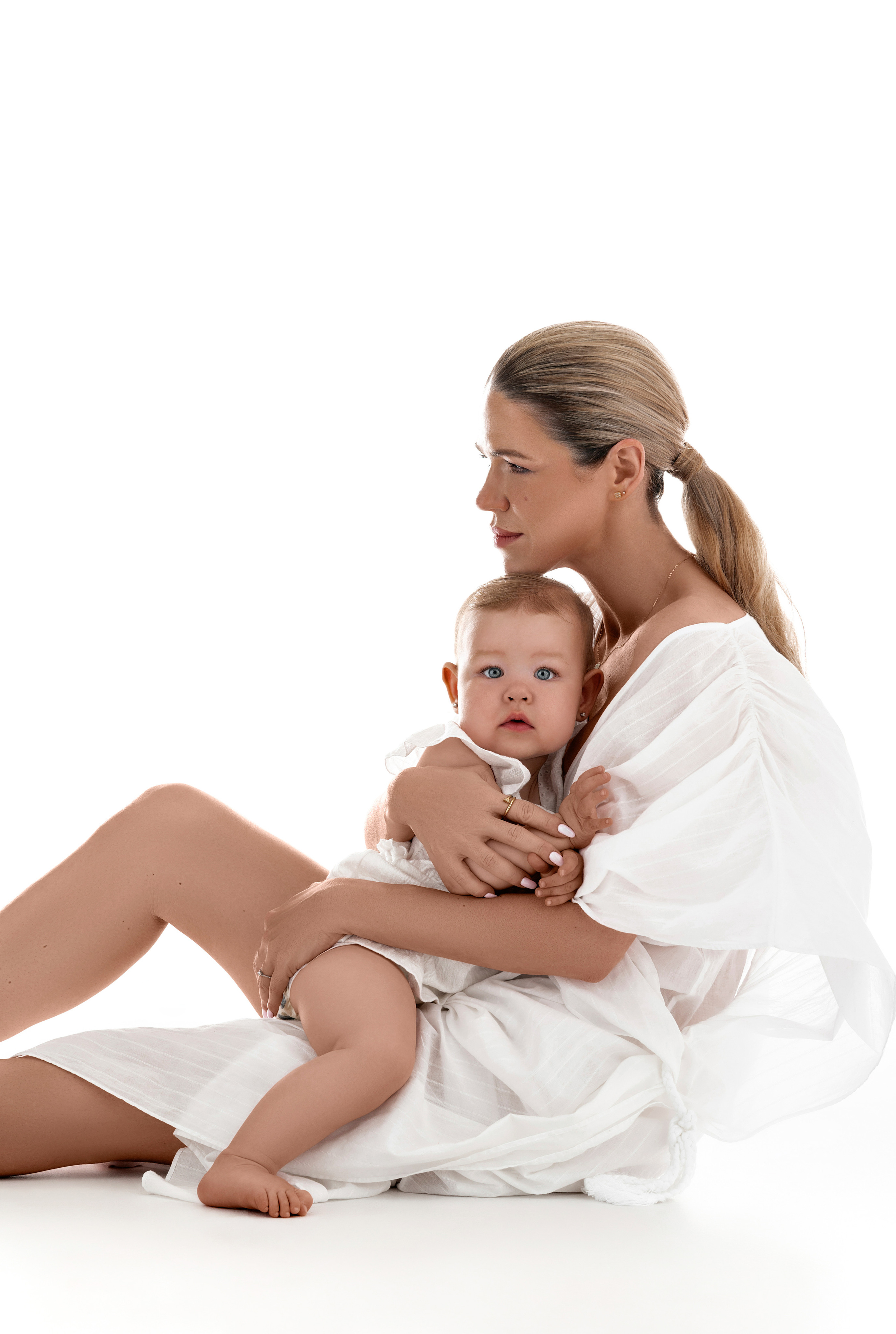 Veronika & Izabela. Krása tehotenstva v objektíve — Maria Milosovic, tehotenská fotografka