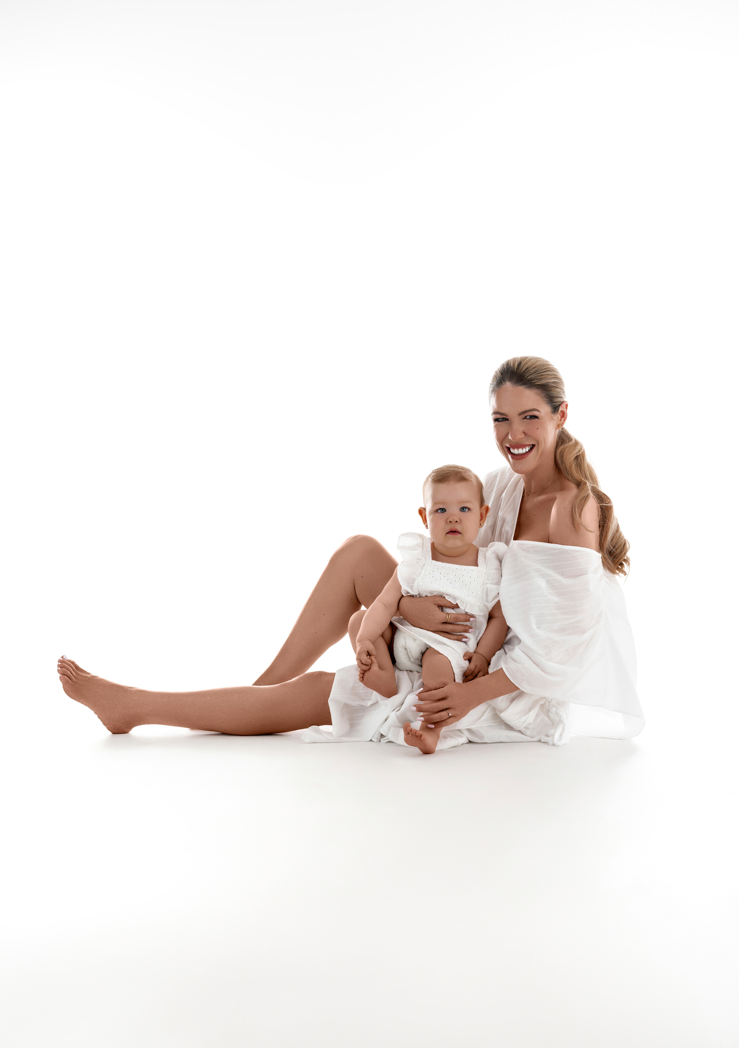 Veronika & Izabela. Krása tehotenstva v objektíve — Maria Milosovic, tehotenská fotografka