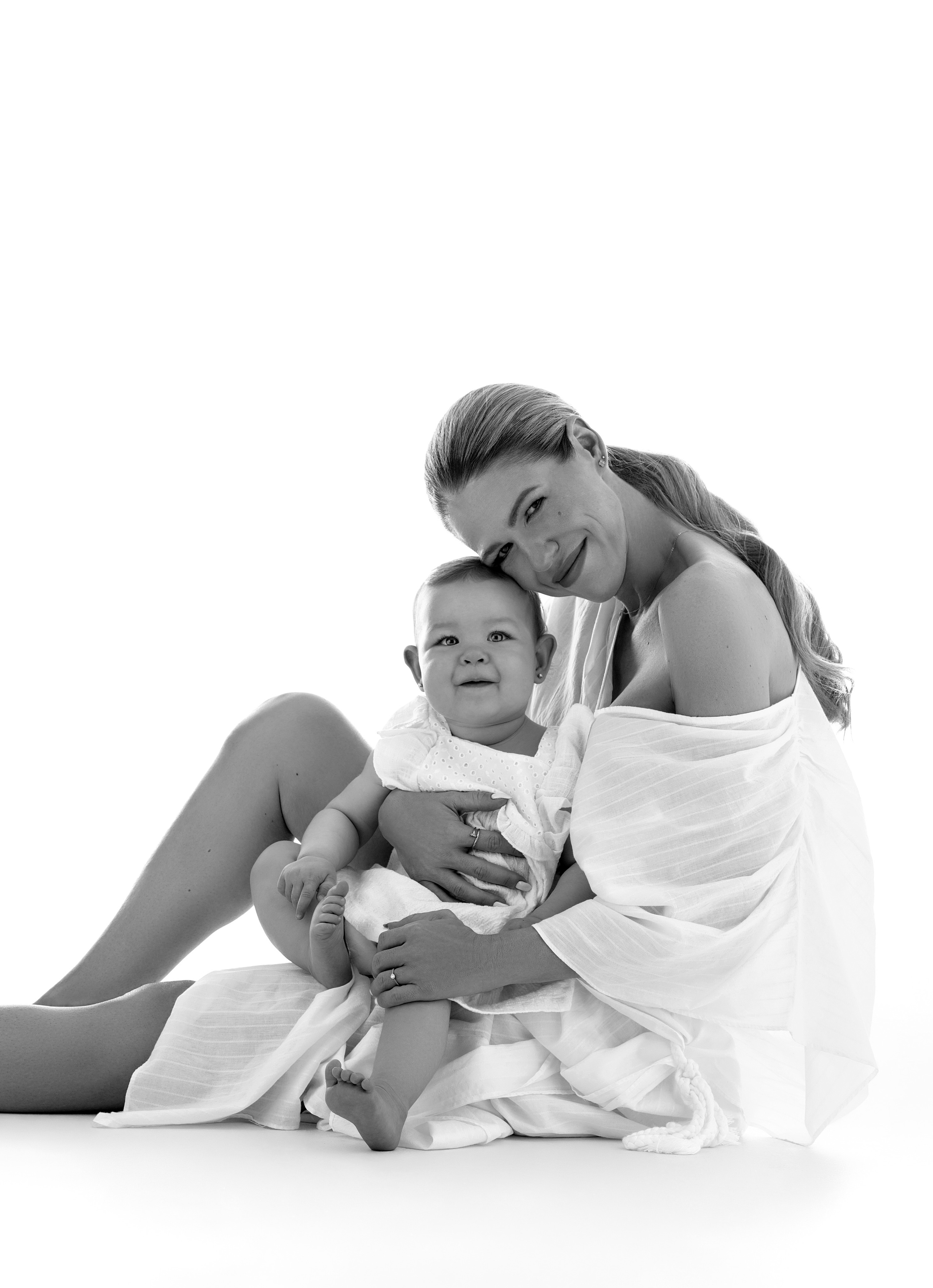 Veronika & Izabela. Krása tehotenstva v objektíve — Maria Milosovic, tehotenská fotografka