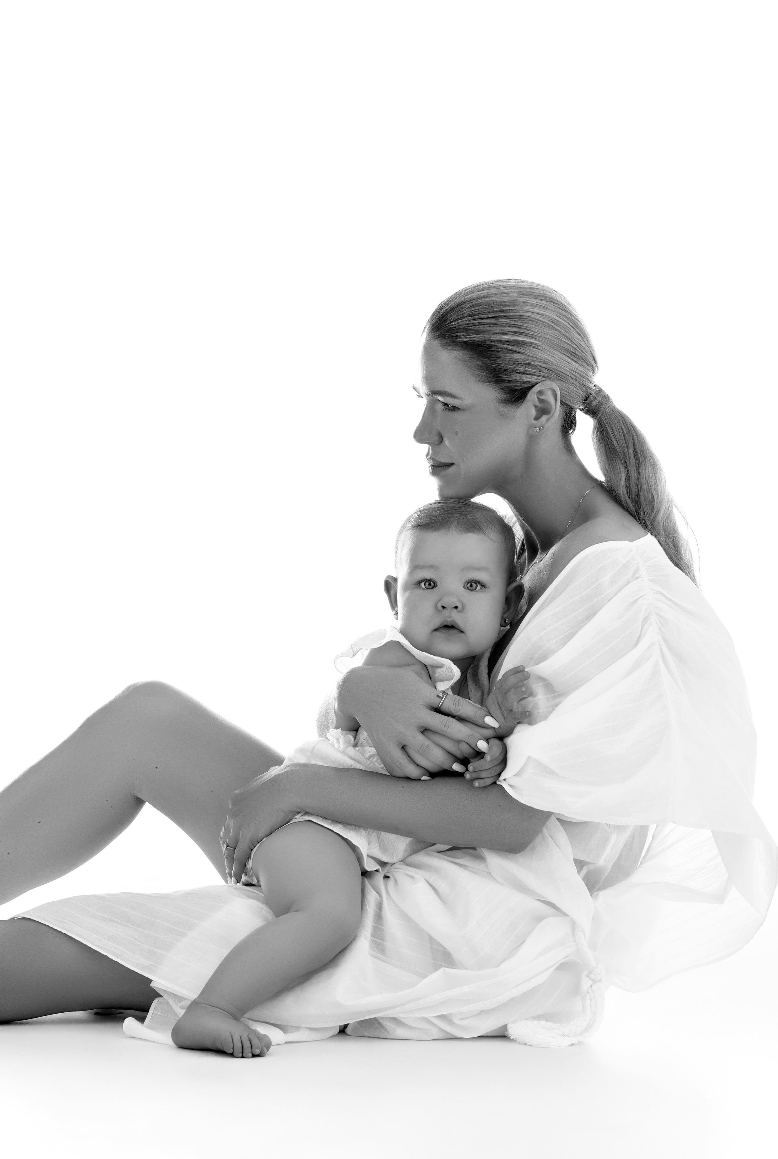 Veronika & Izabela. Krása tehotenstva v objektíve — Maria Milosovic, tehotenská fotografka