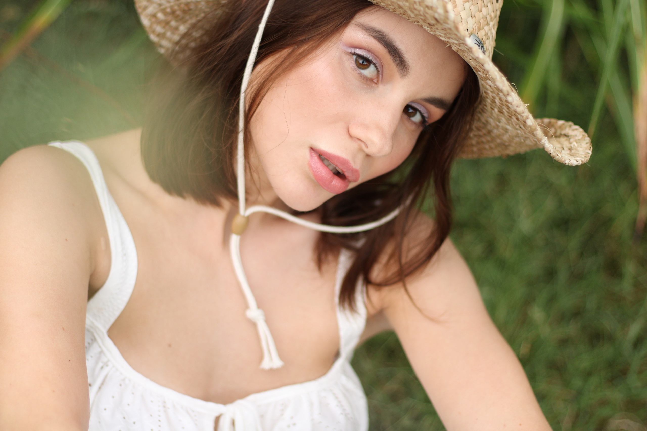Countryside cowgirl-style portrait photoshoot. Lana Petrychenko — Portrait & Family Photographer. Valencia, Spain