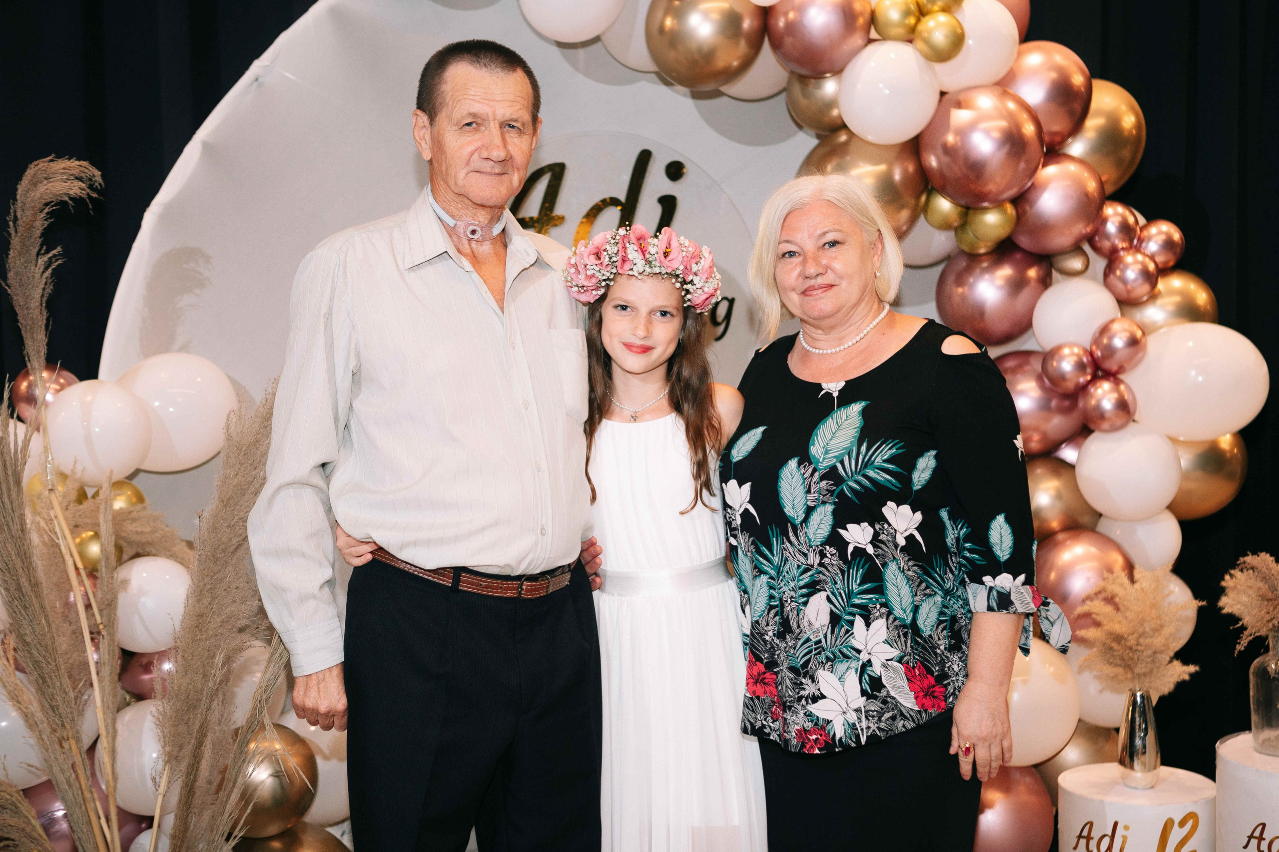 PARTY WITH FRIENDS. Https://shi-photo.com/