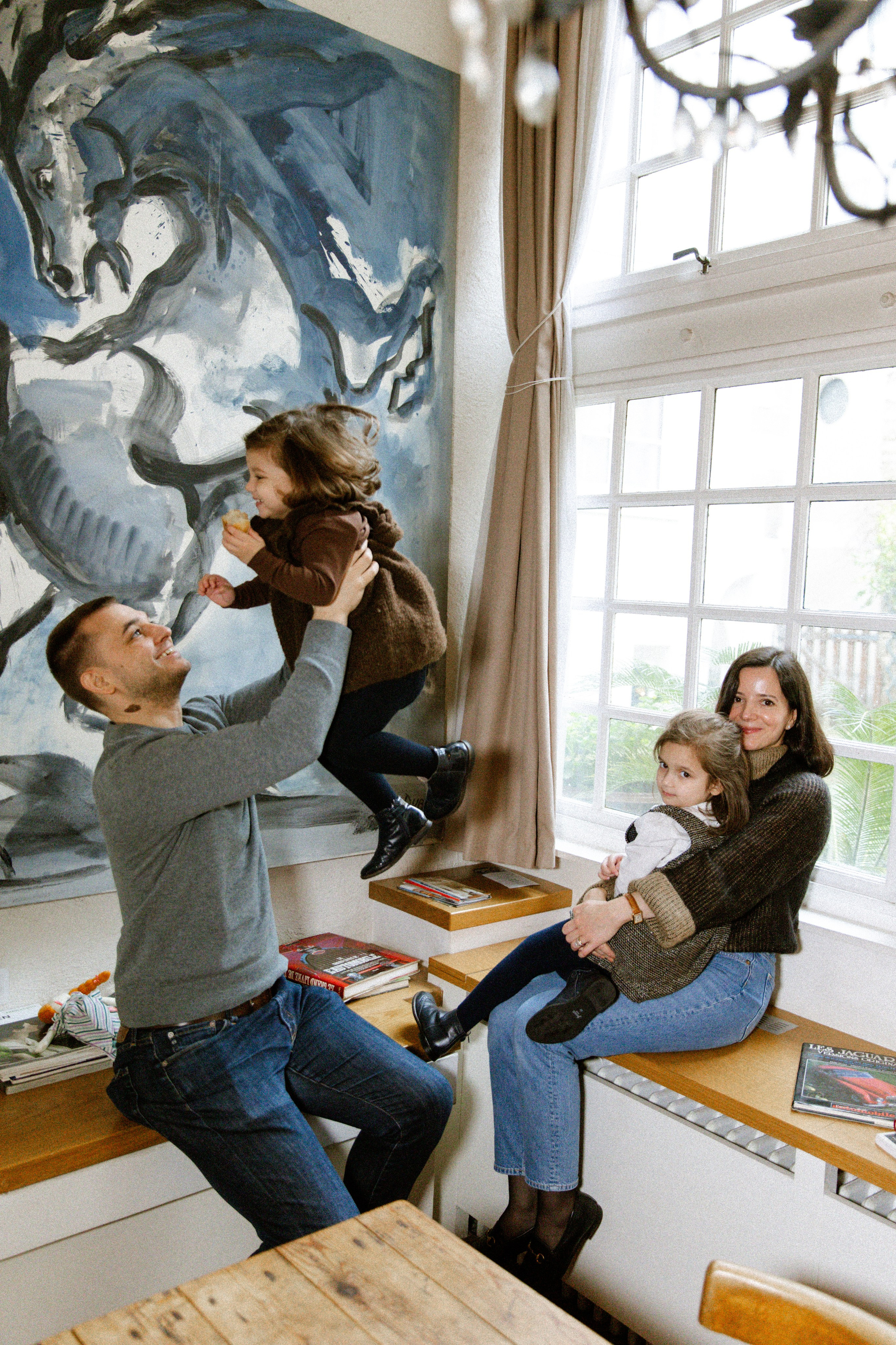 Family At Home Photoshoot in Paris | Natural Lifestyle Photography. Paris Wedding Photographer