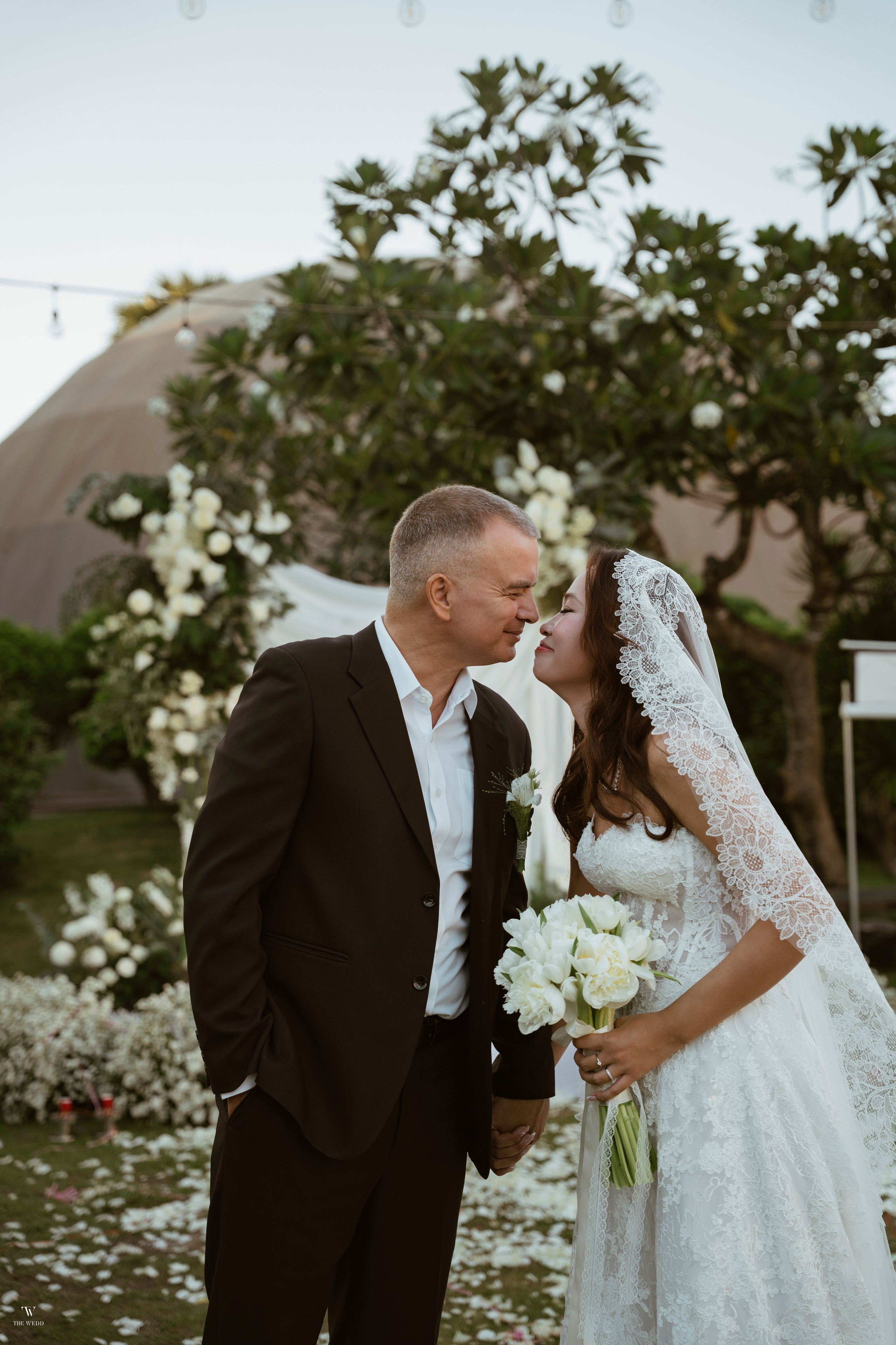 ALEX & NICOLE. WEDDING PHOTOGRAPHER IN VIETNAM