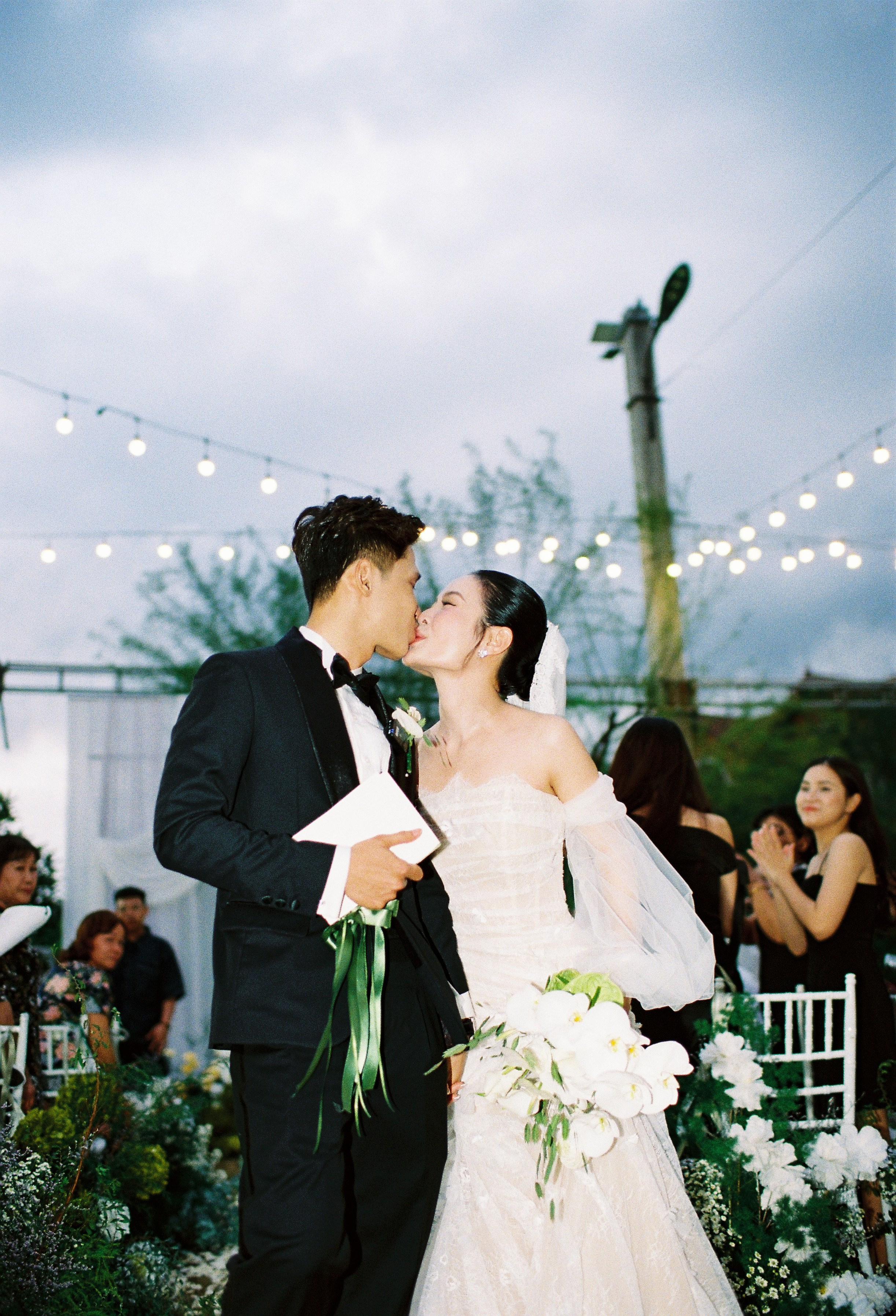 Nghĩa & Thảo. Cam Images