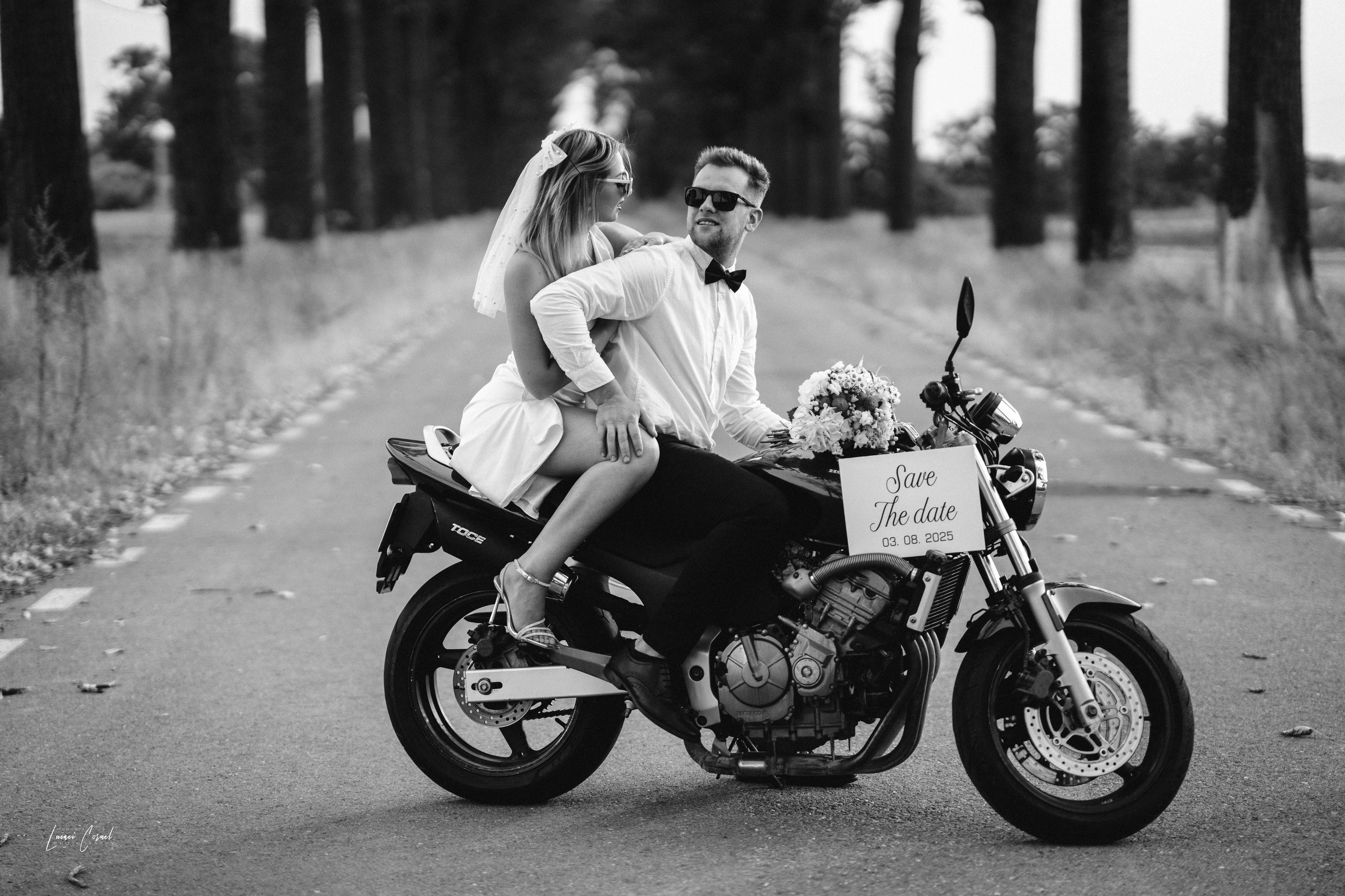 Save The Date – Emoție și anticipare. Fotograf de nuntă, corporate, botezuri, majorate și aniversări Roman, Lucaci Cornel