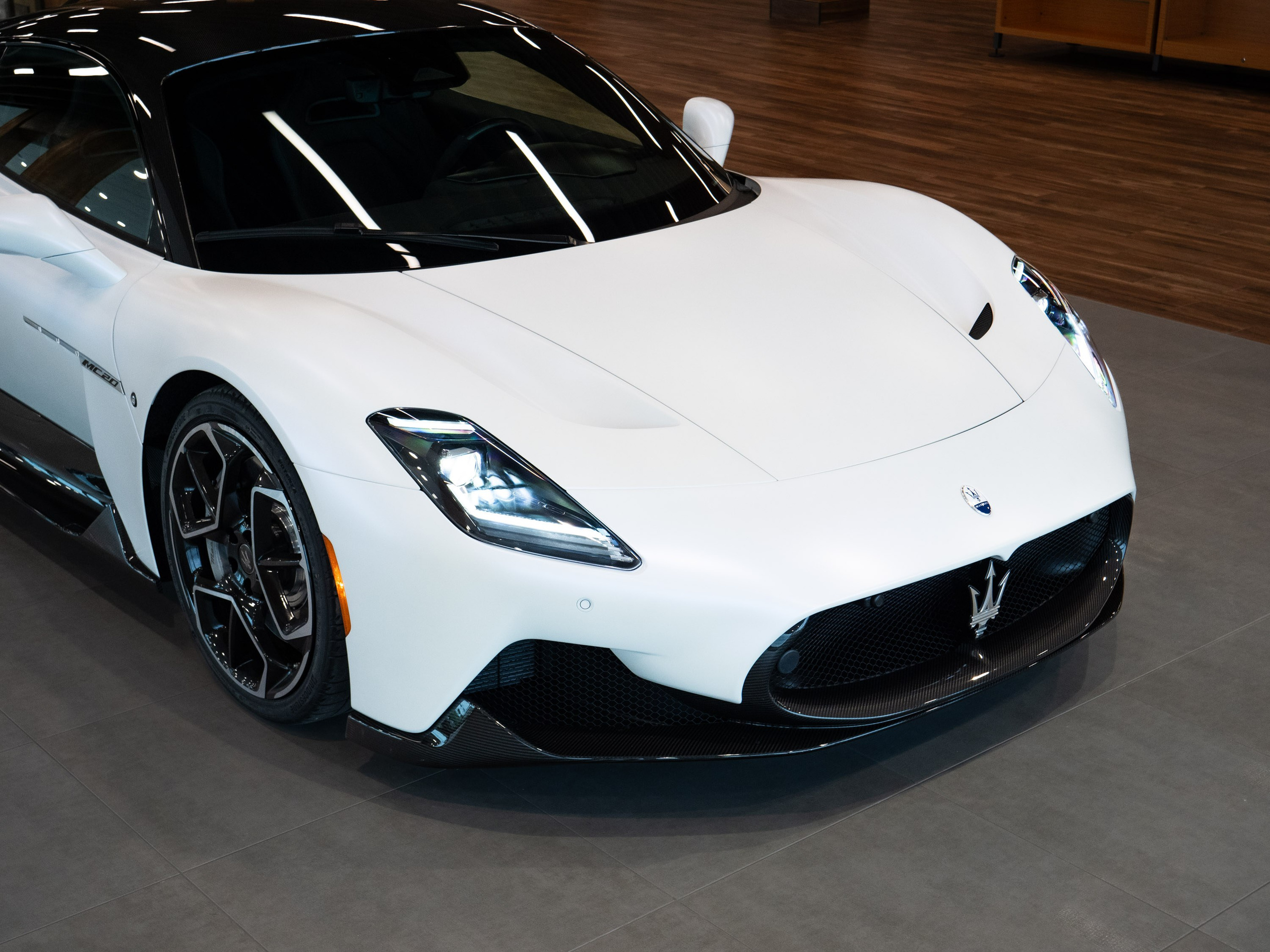 Maserati MC20. Dimitri Ilkov Photography — Capturing Life’s Moments in Edmonton, Cana