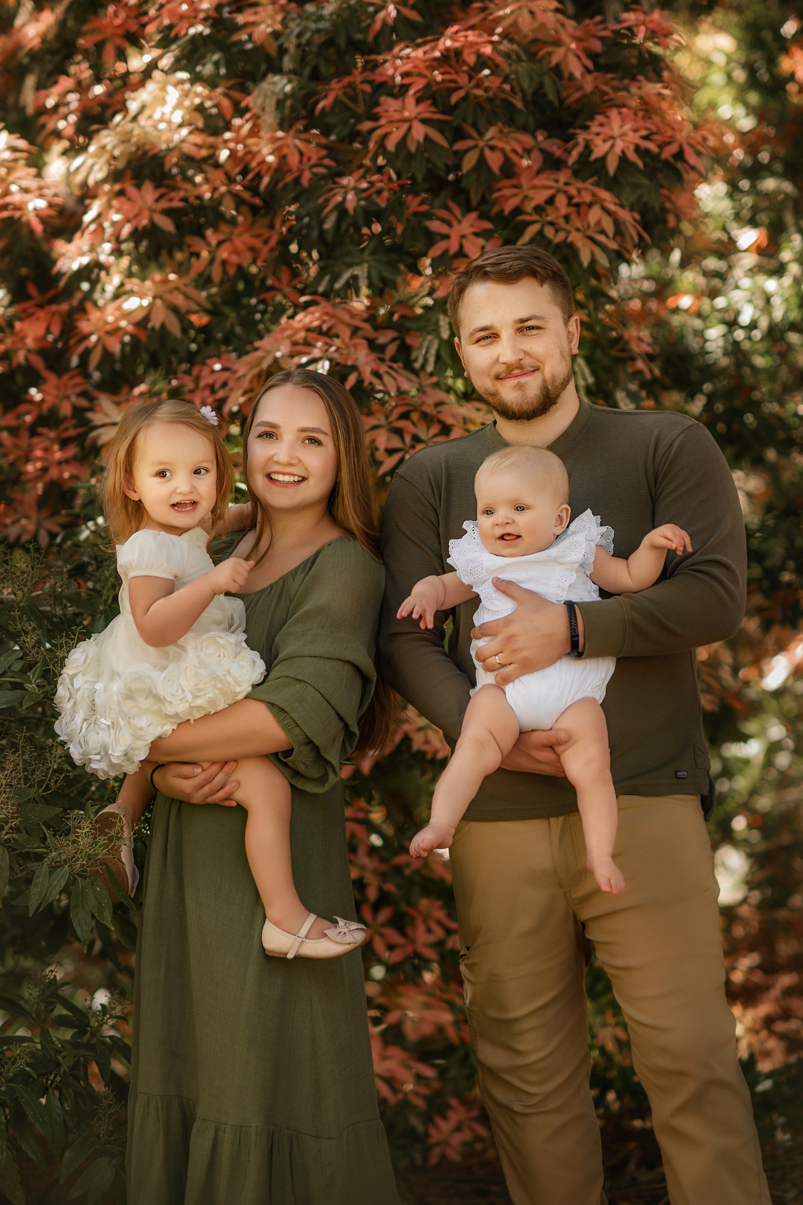 Vika and her family. Wedding & family photography in Seattle area. Helen Michelle photographer
