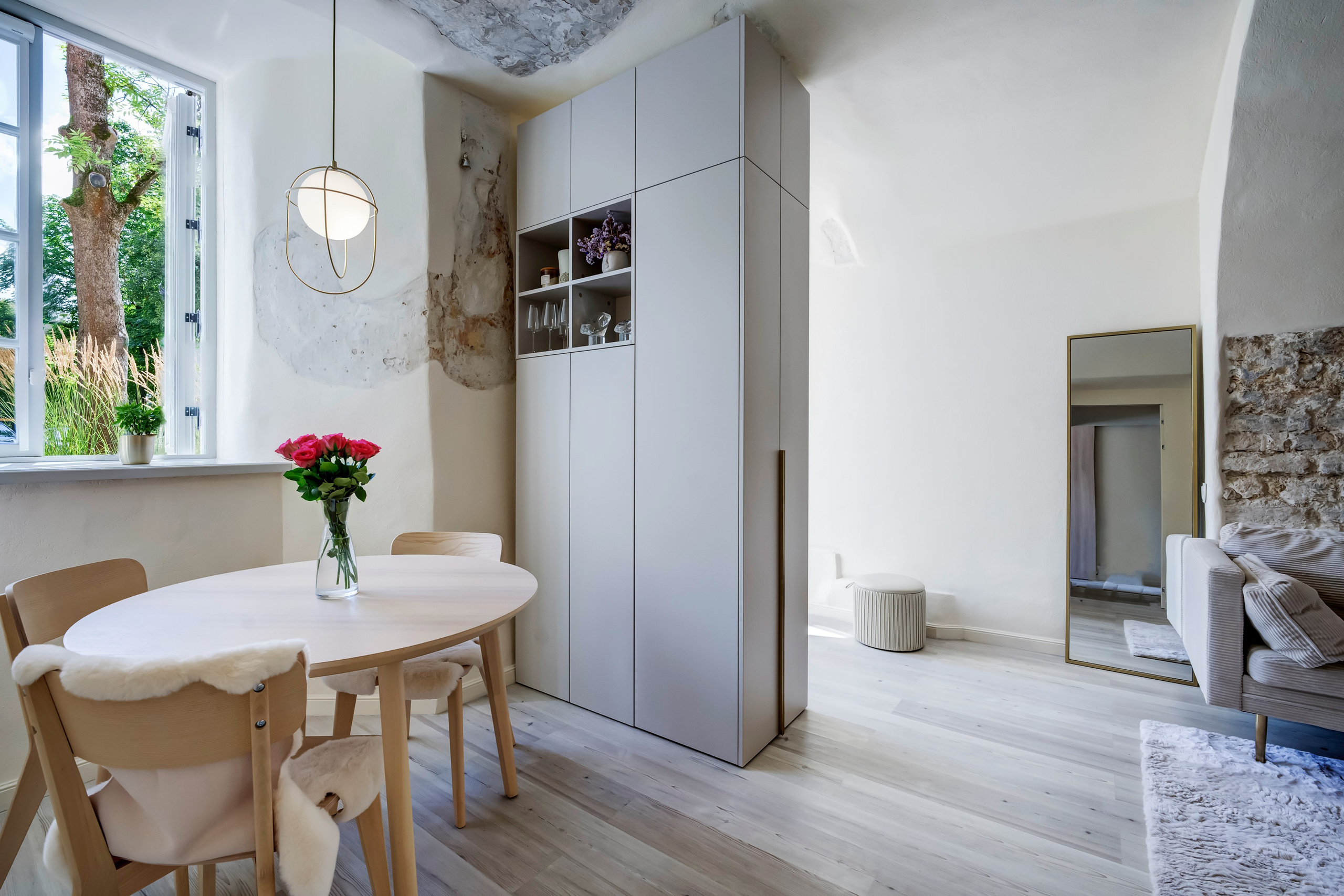 Teatro g. 7 , Vilnius. Elina Sapiega fotografė Vilniuje