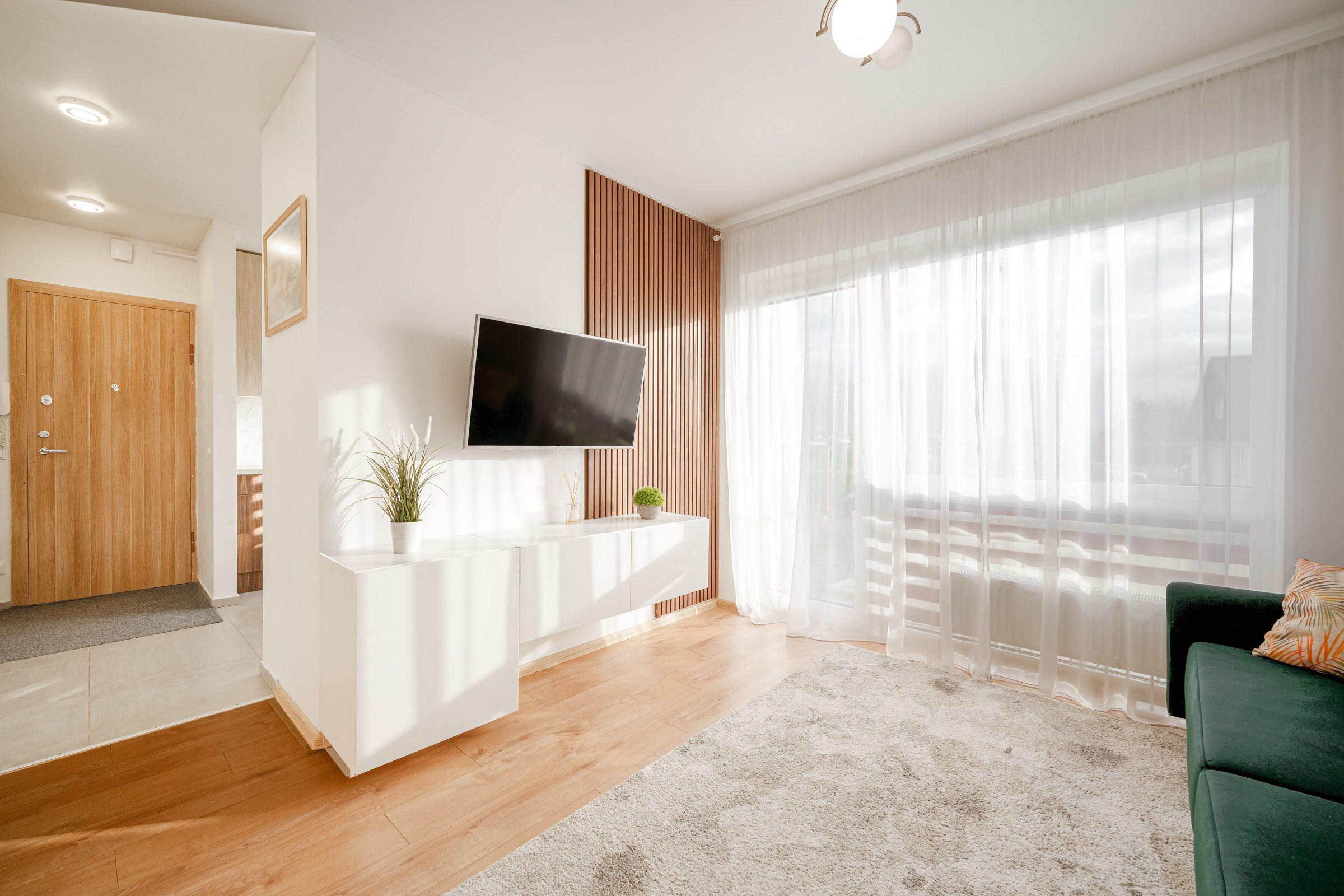 N.Lentvaris. Elina Sapiega fotografė Vilniuje