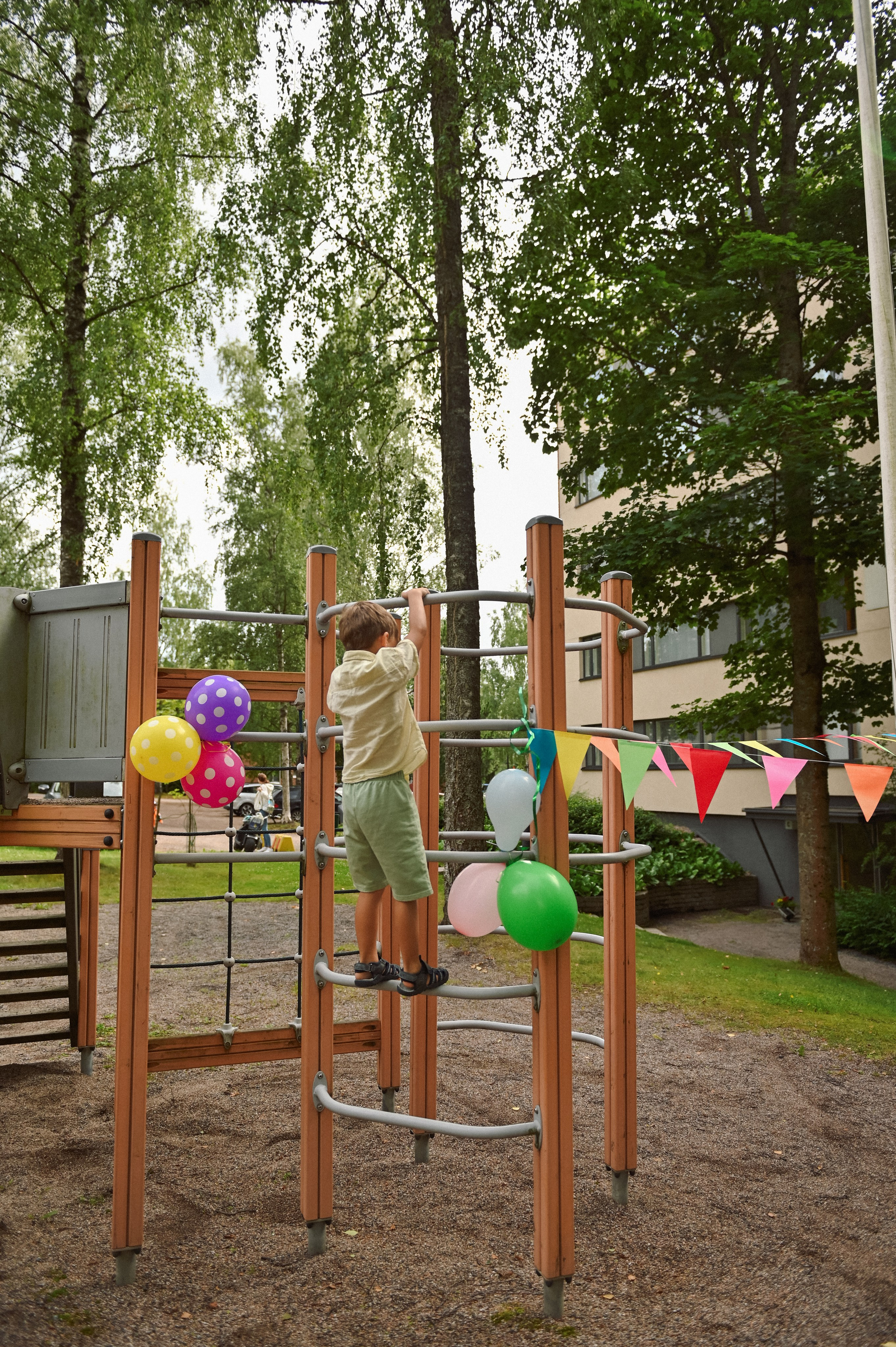 Праздник во дворе дома. Детский и семейный фотограф в финляндии дина пулкка. контент фотограф