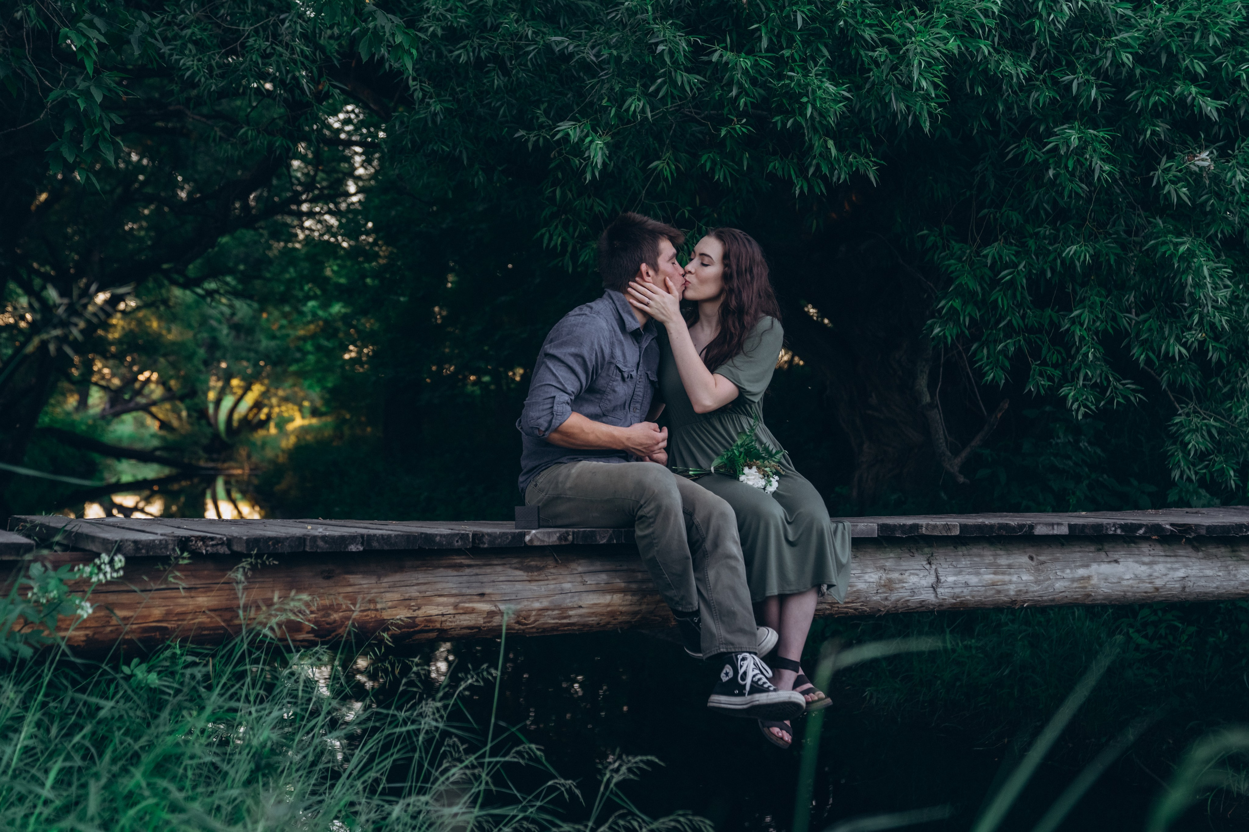 Jesslyn and Aaron love story. Photographer Viktoriia Skavronskaya