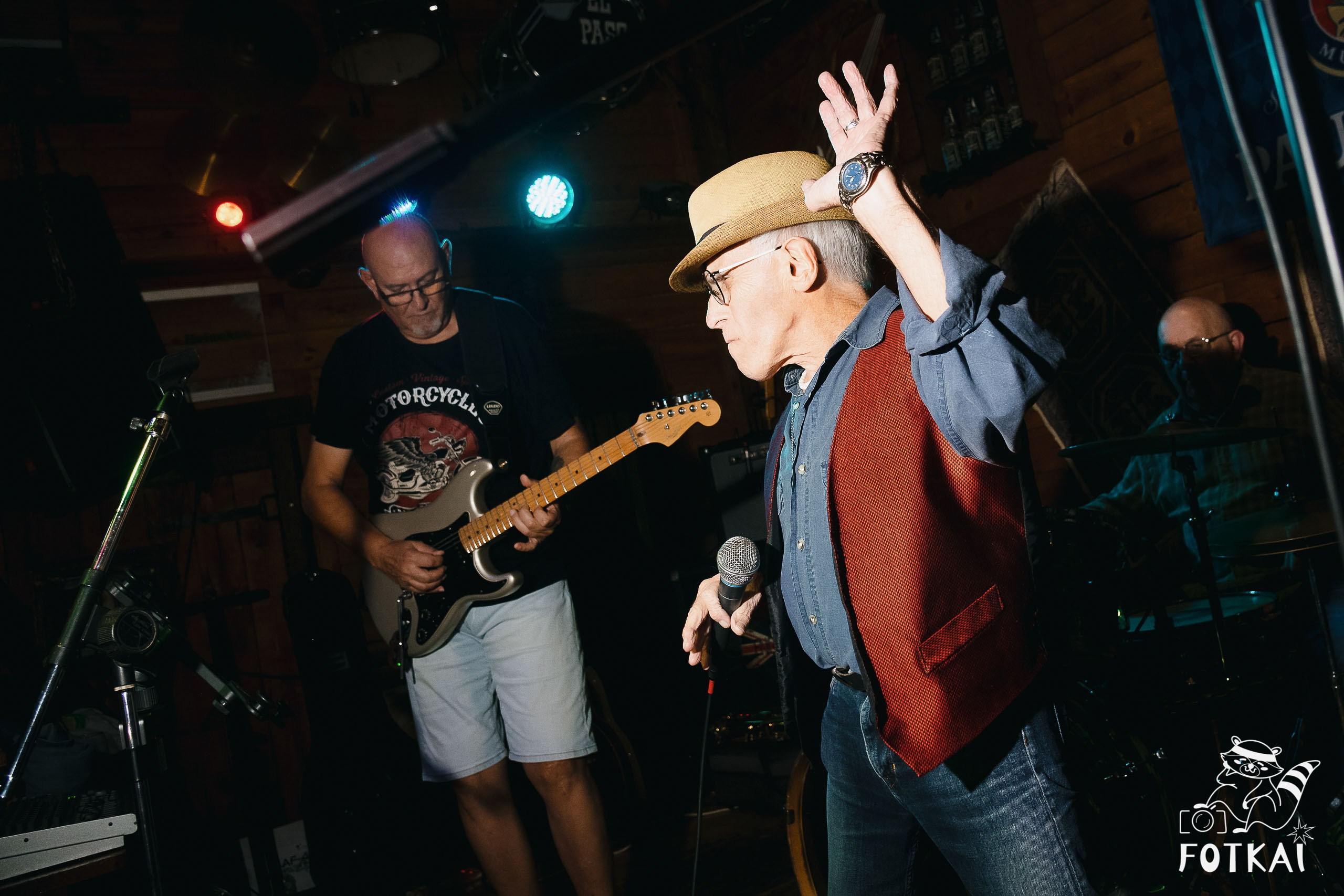 Фоторепортаж JAM Night в El Paso Bar, Torrevieja — живая музыка и атмосфера Коста-Бланки | FOTKAI