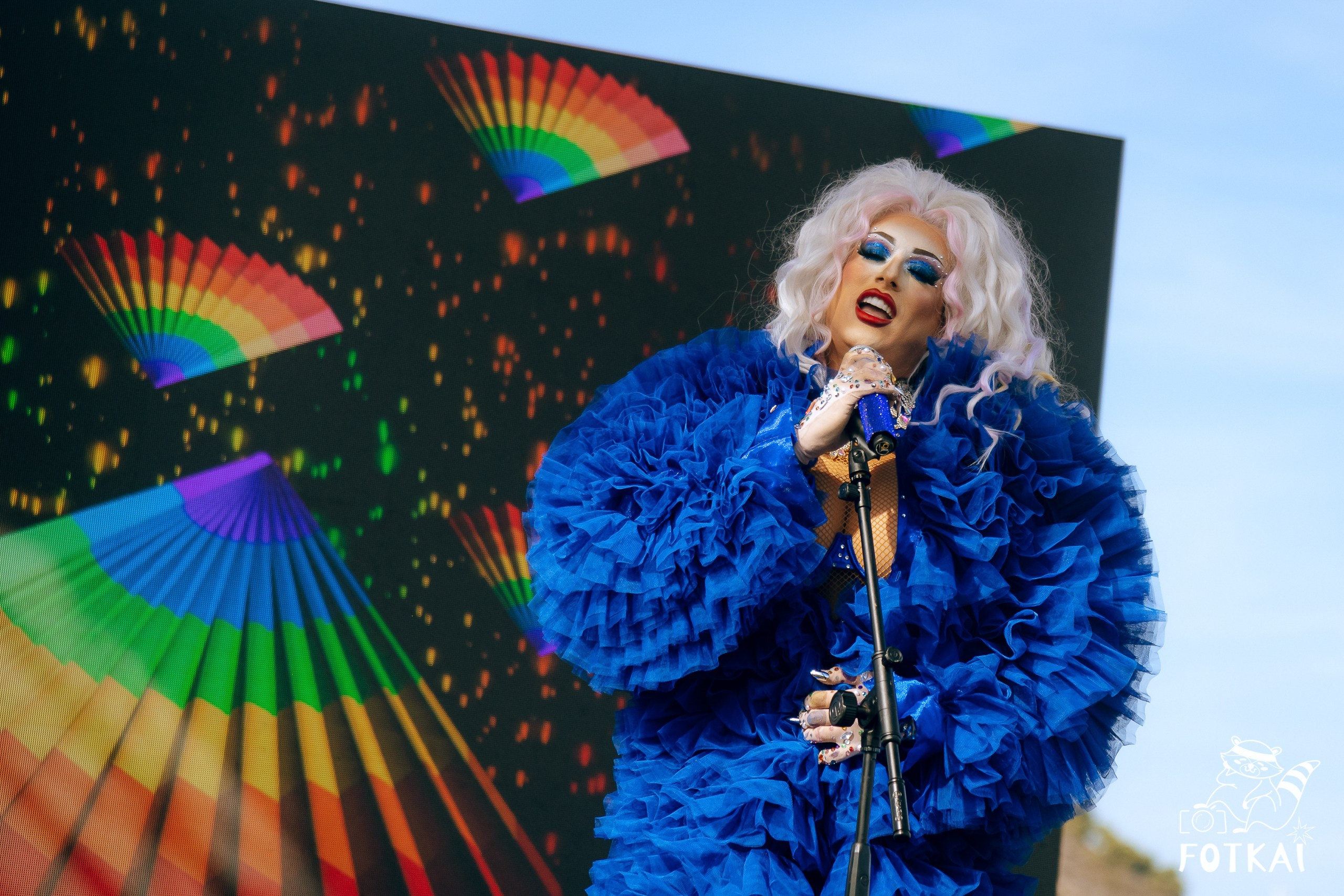 Cariña: La Fiesta 2025 Alicante — fotos del festival LGTBI y drag shows | FOTKAI