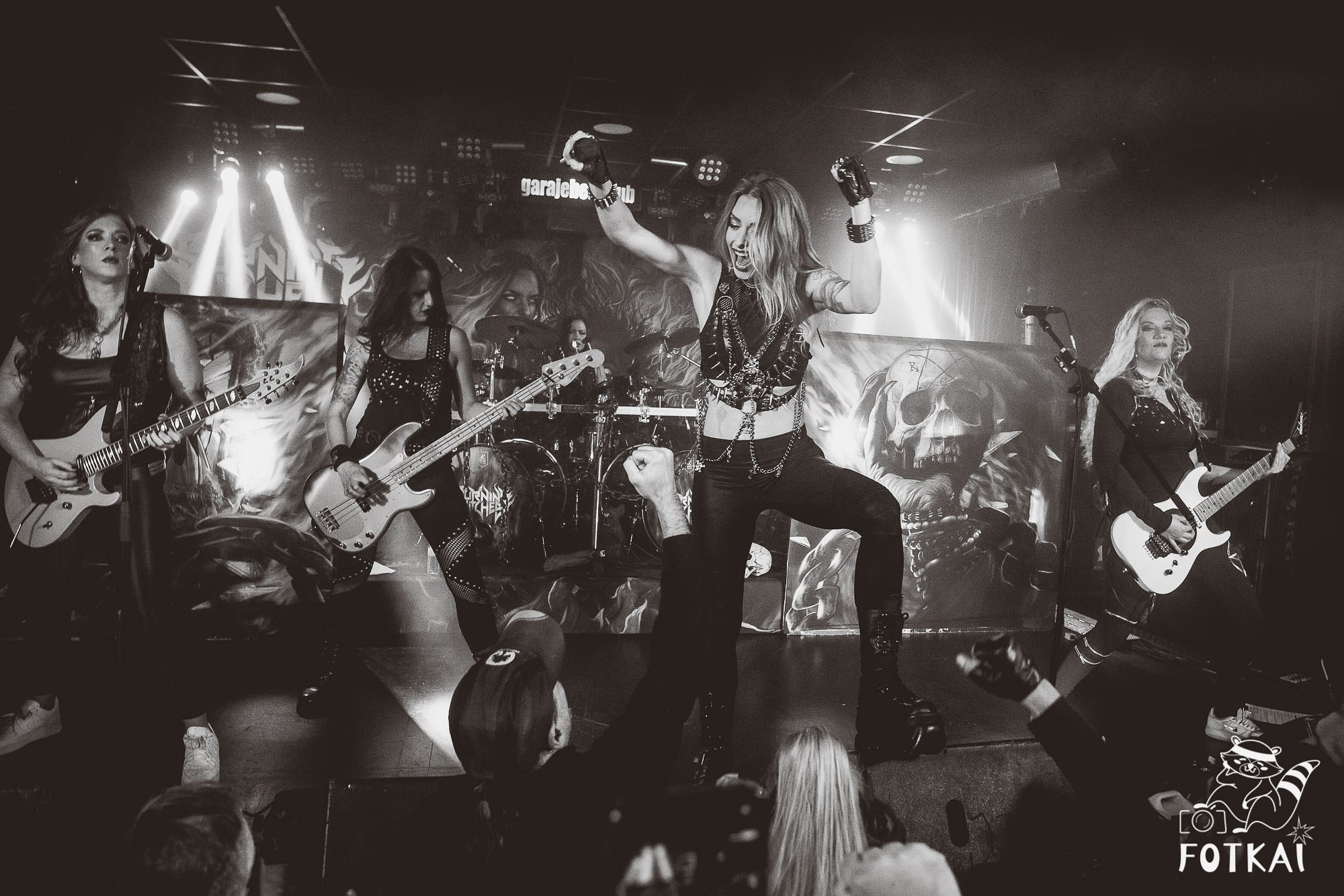 Burning Witches — Reportaje fotográfico en Murcia 2026 | Fotografía de conciertos España | FOTKAI