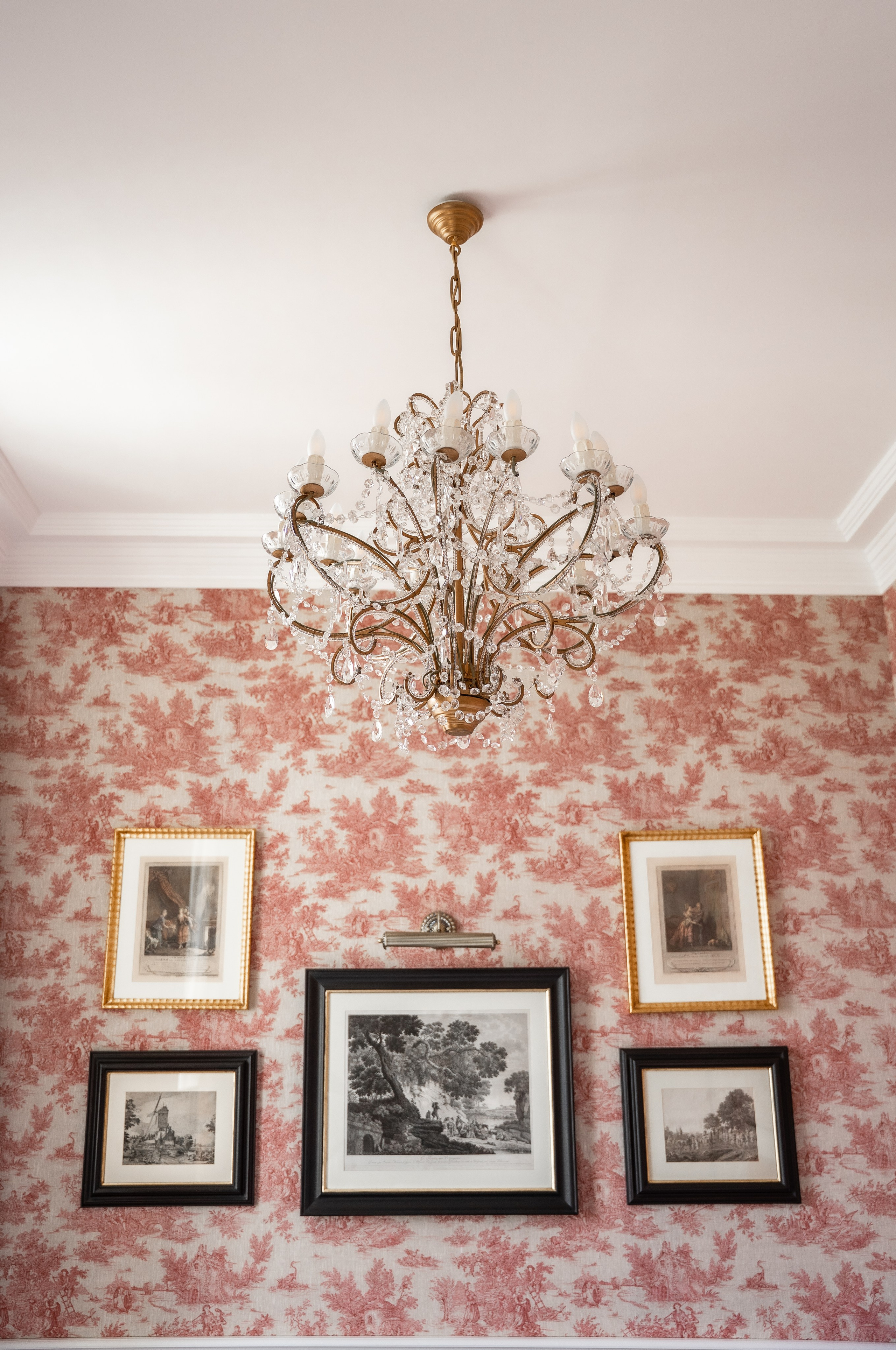 Chateau elopement inspiration. Wedding photographer in Paris Oksana Shum