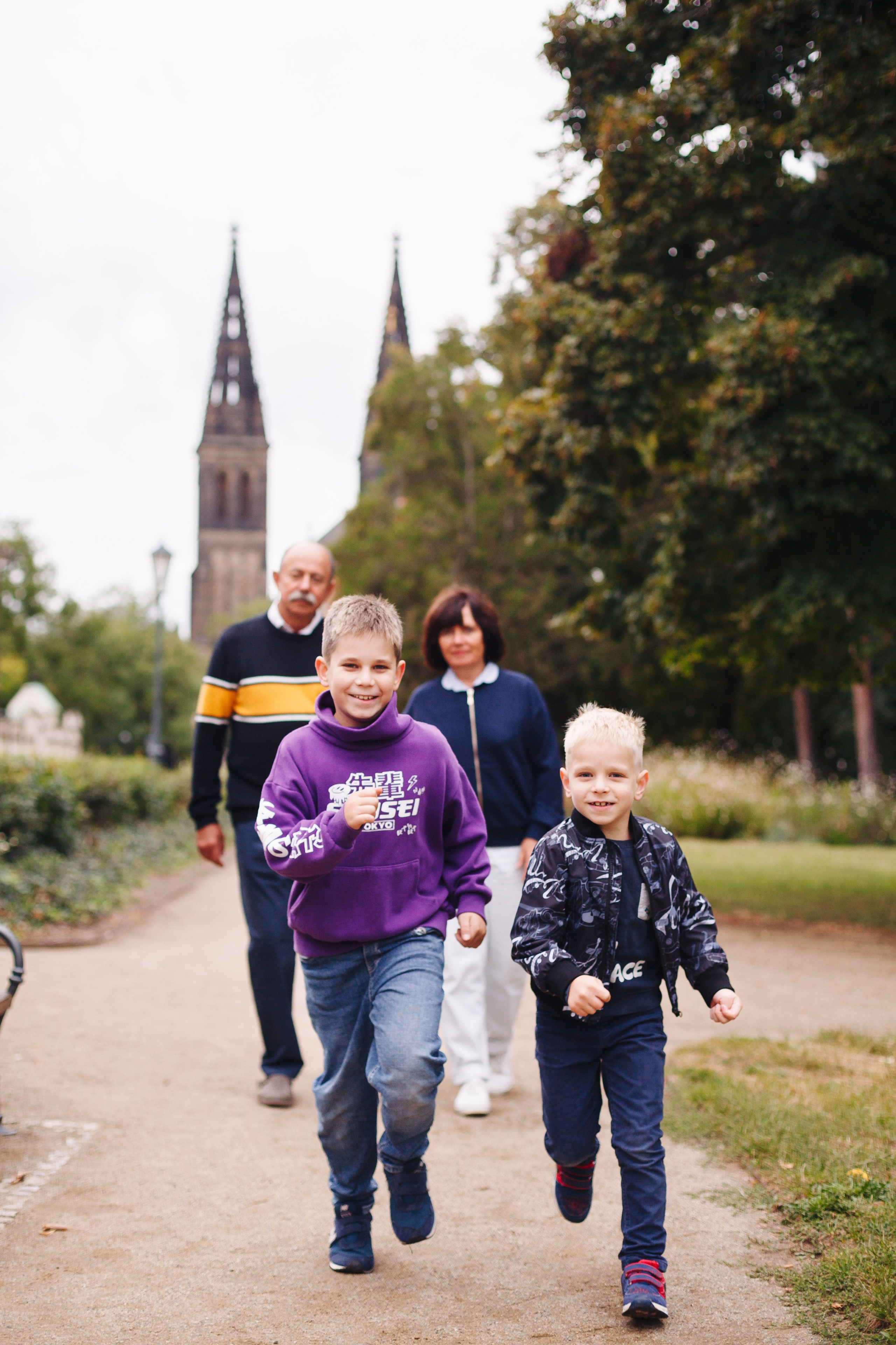 Svetlana, Sergey & grandsons. Photographer in Prague for tourists