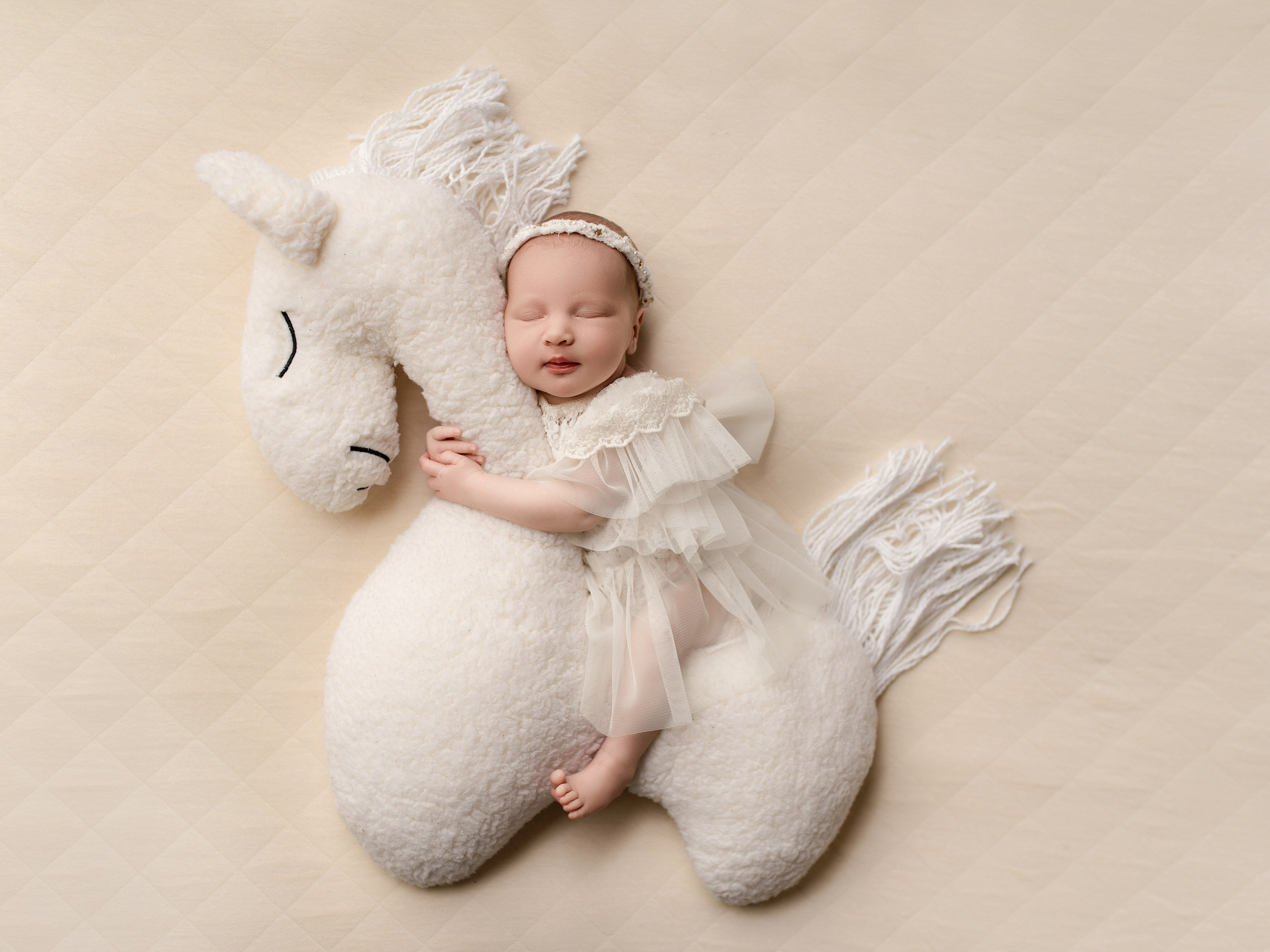 Esu Aleksandra naujagimių ir kudikių fotografė iš Vilniaus