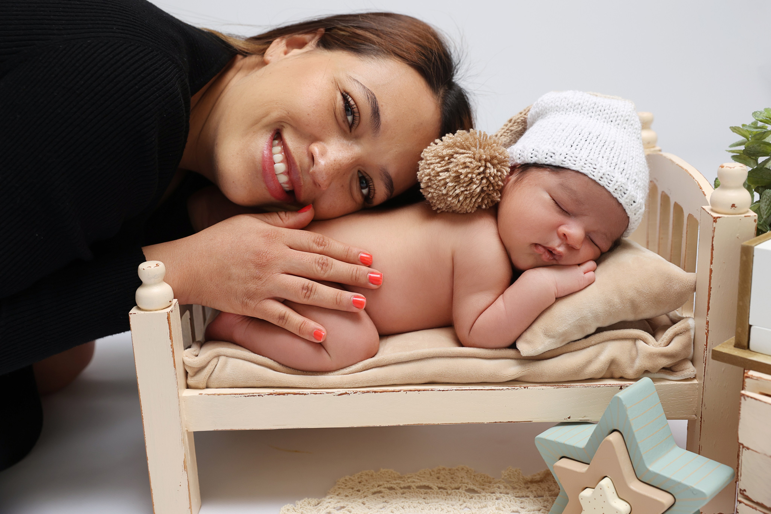 Nueva Sesión Embarazo En Estudio. Fotografía de Eventos, Embarazo y Familiar en Pirineos