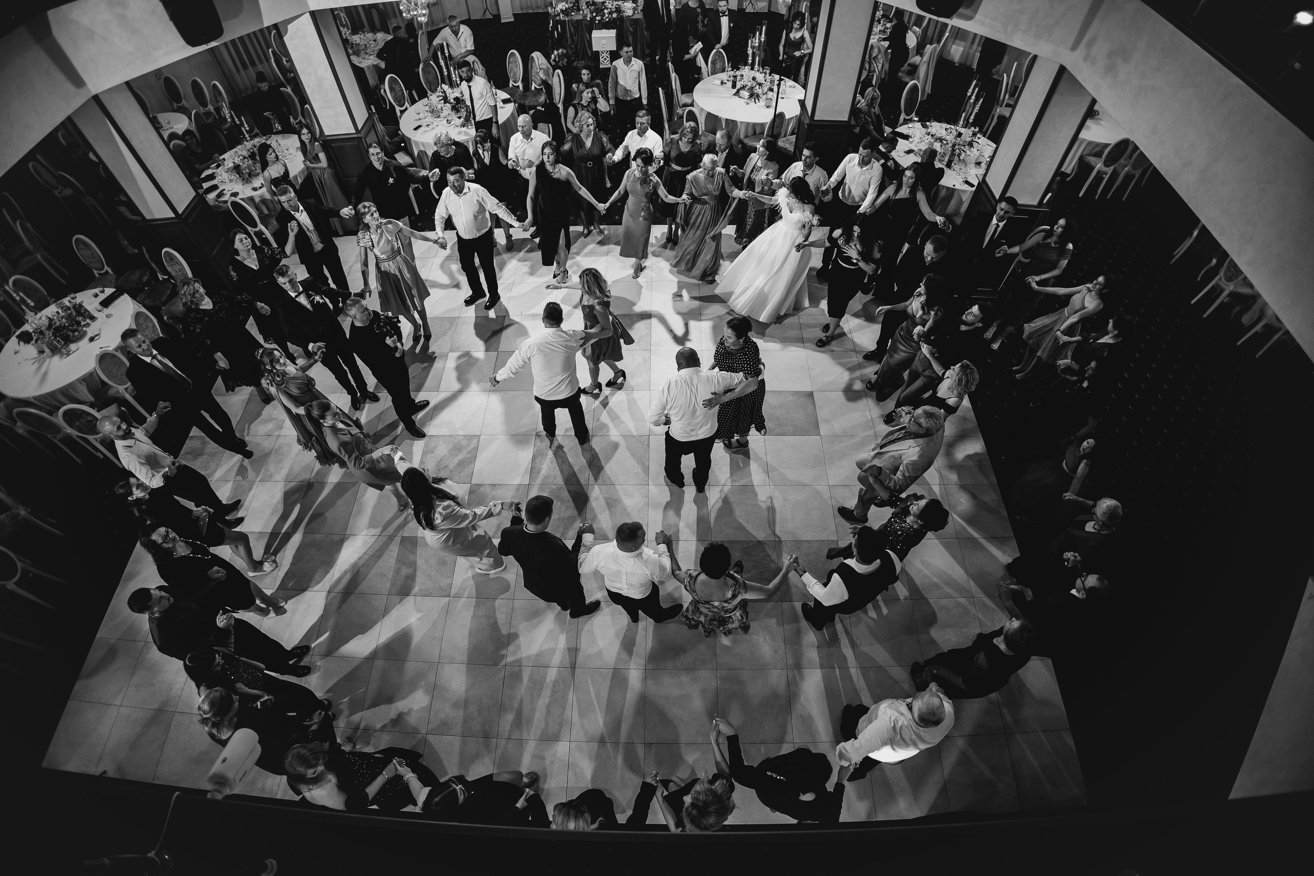 Loredana & Emilian – Ziua Nunții | Videografie - fotografie Botez Suceava, Iași, Botoșani. Servicii foto-video profesionale, pentru momente de neuitat