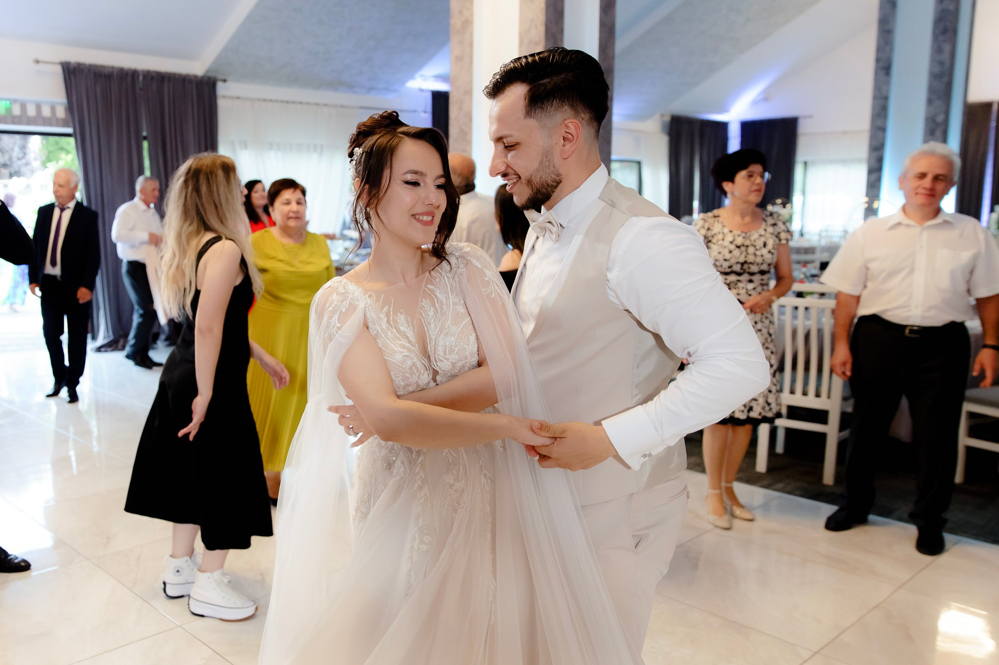 Ioana & Ionuț | Nuntă de poveste la Păstrăvăria Poiana din Mălini județul Suceava. Servicii foto-video profesionale, pentru momente de neuitat