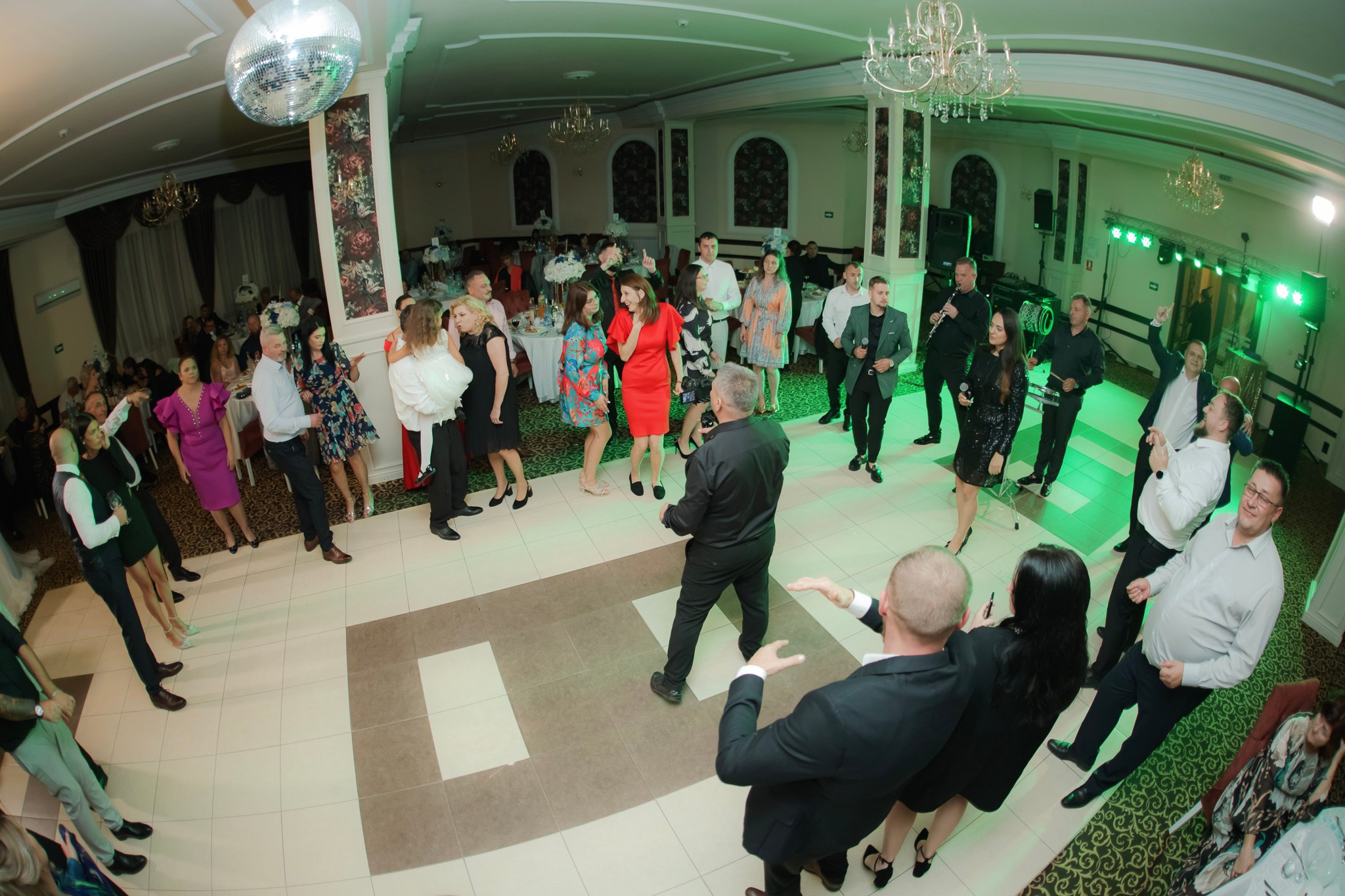 Mihai & Oana. Servicii foto-video profesionale, pentru momente de neuitat