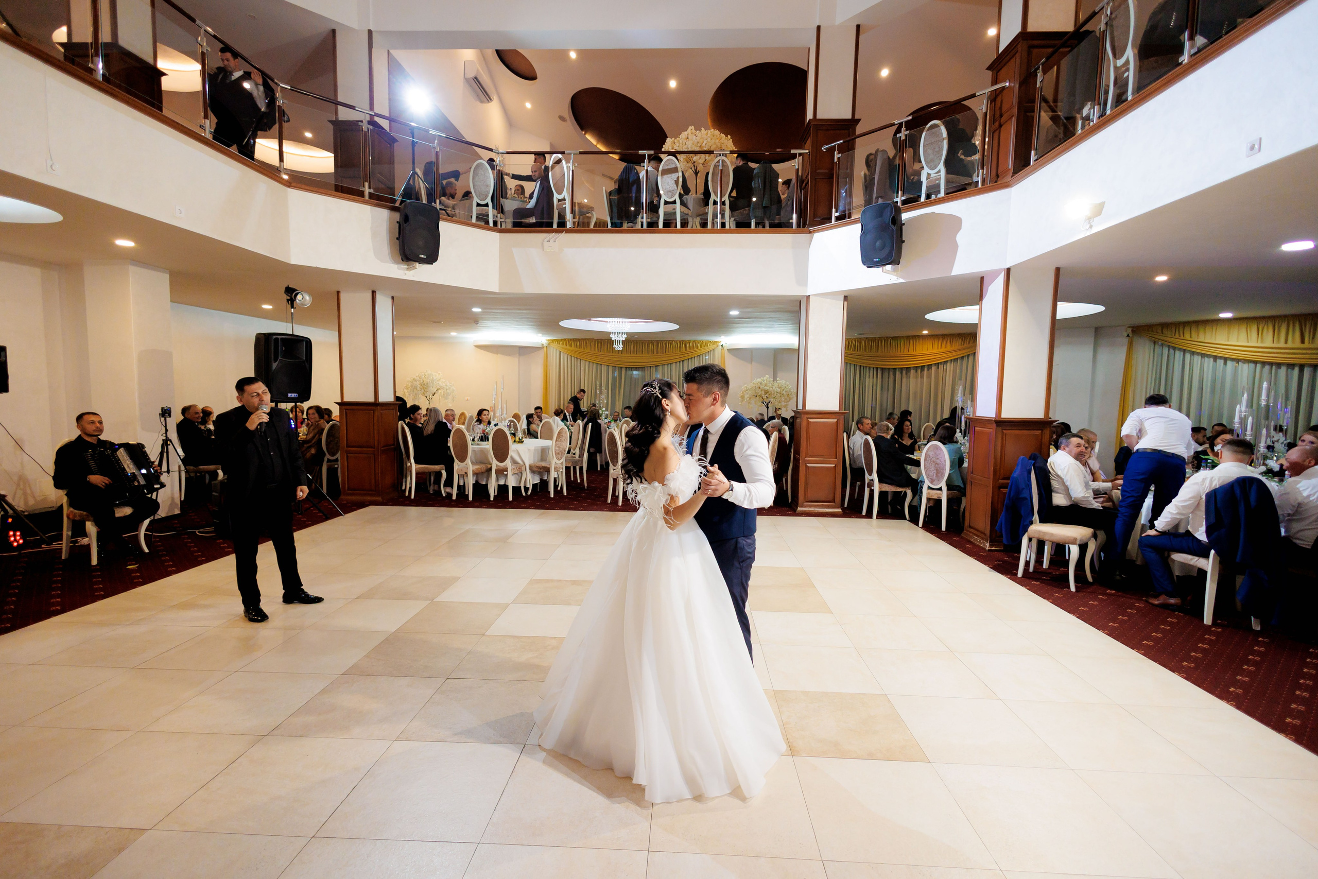 Loredana & Emilian – Ziua Nunții | Videografie - fotografie Botez Suceava, Iași, Botoșani. Servicii foto-video profesionale, pentru momente de neuitat