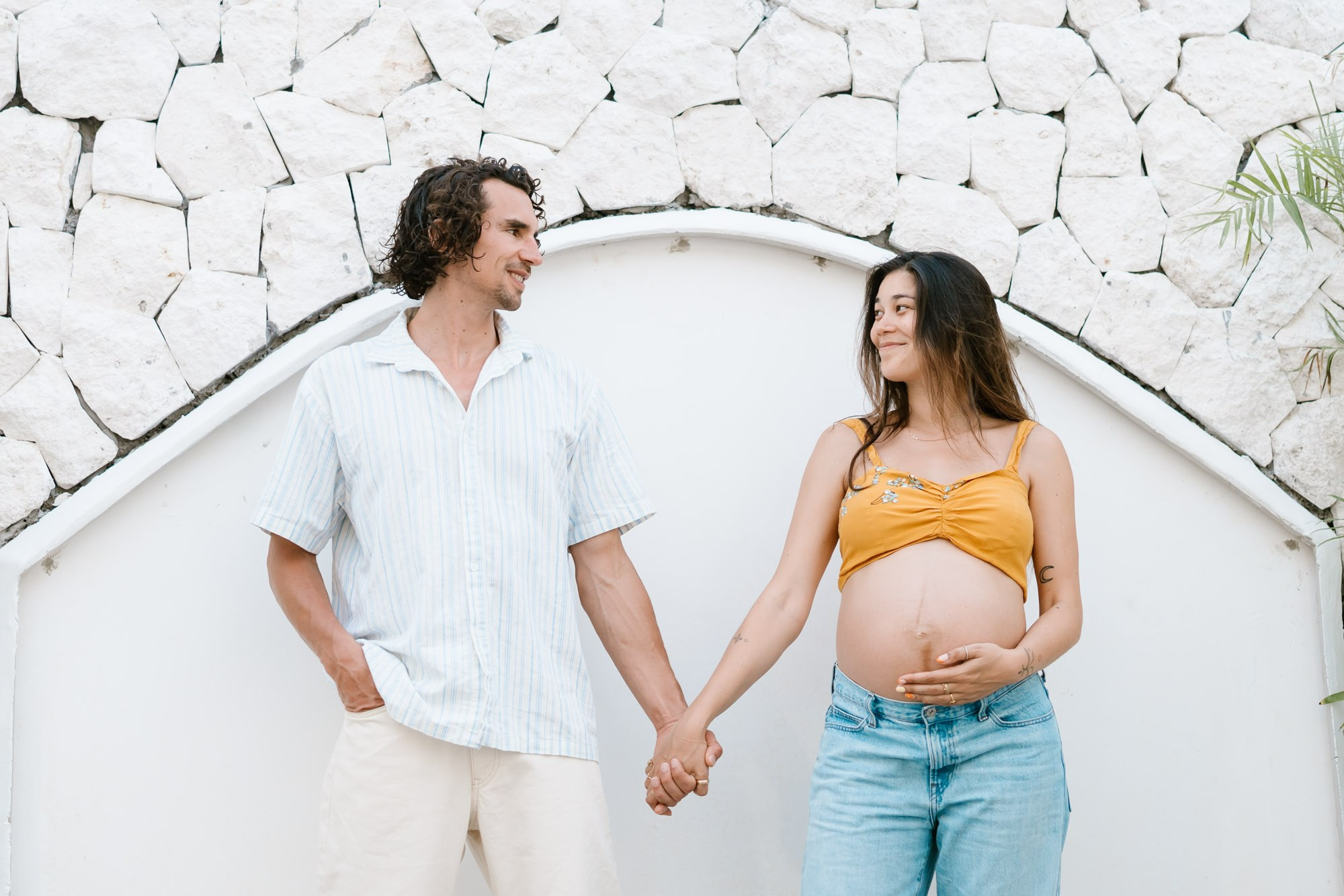 LARISSA & SJUUL MATERNITY. Female Photographer in Bali