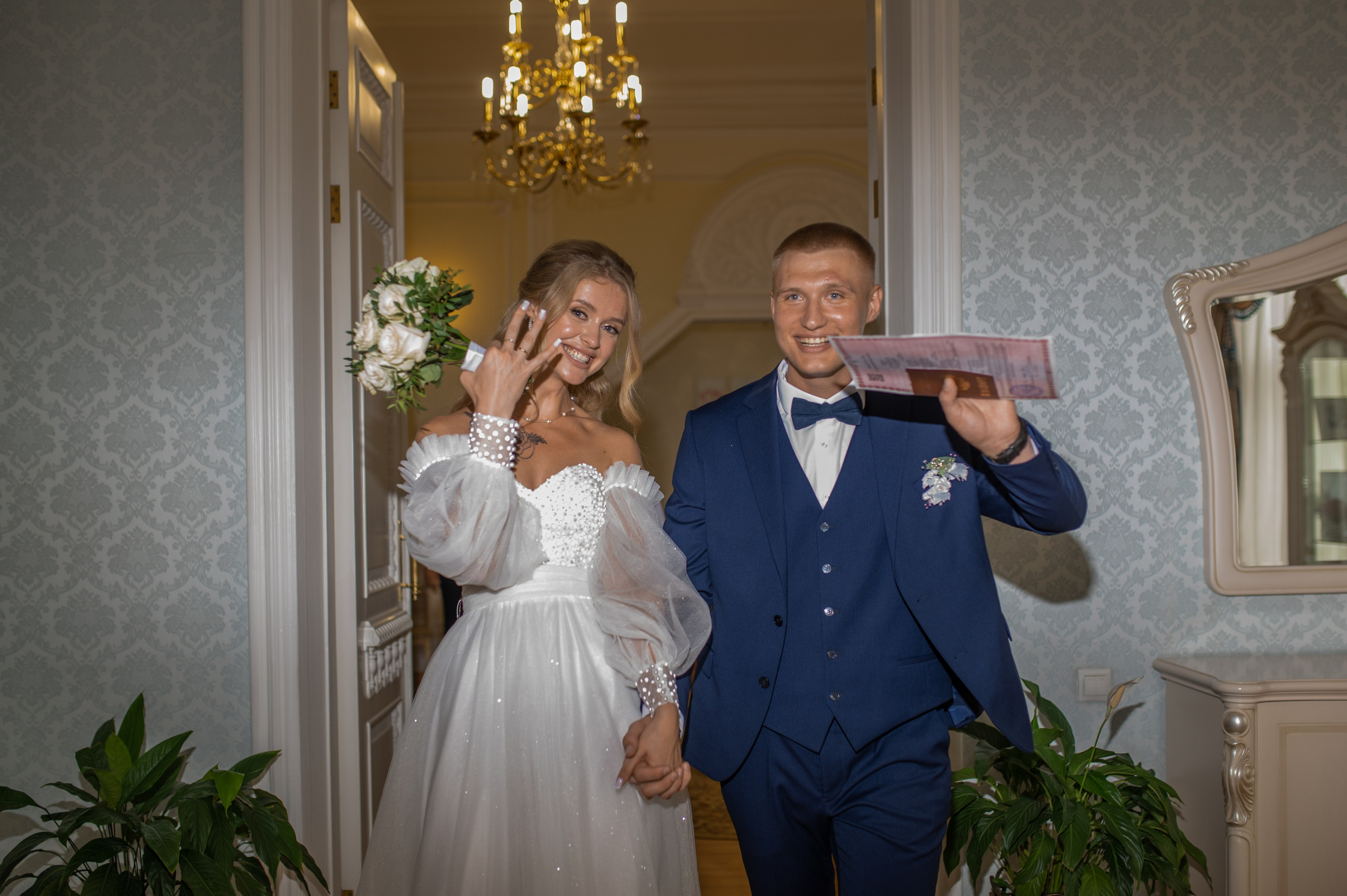 STOP! Wait a minute. Wedding and commercial photographer