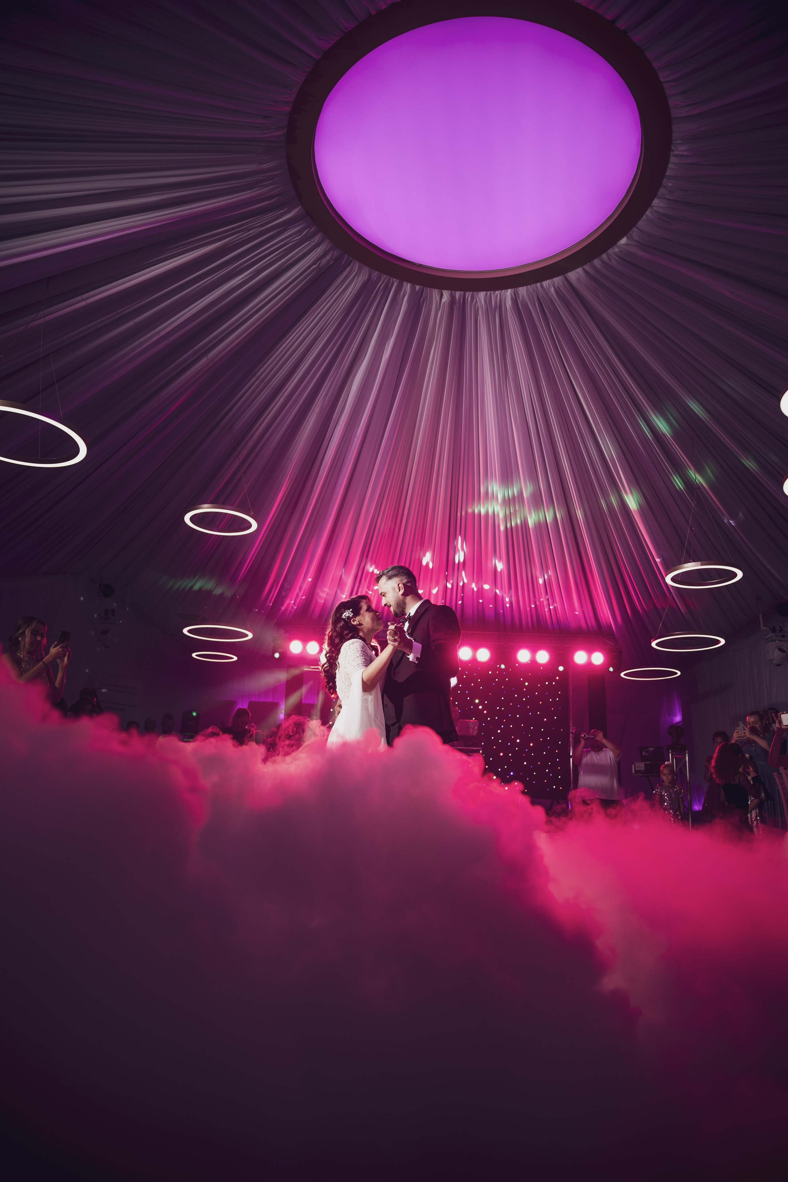 Bogdan & Oana. Acasă