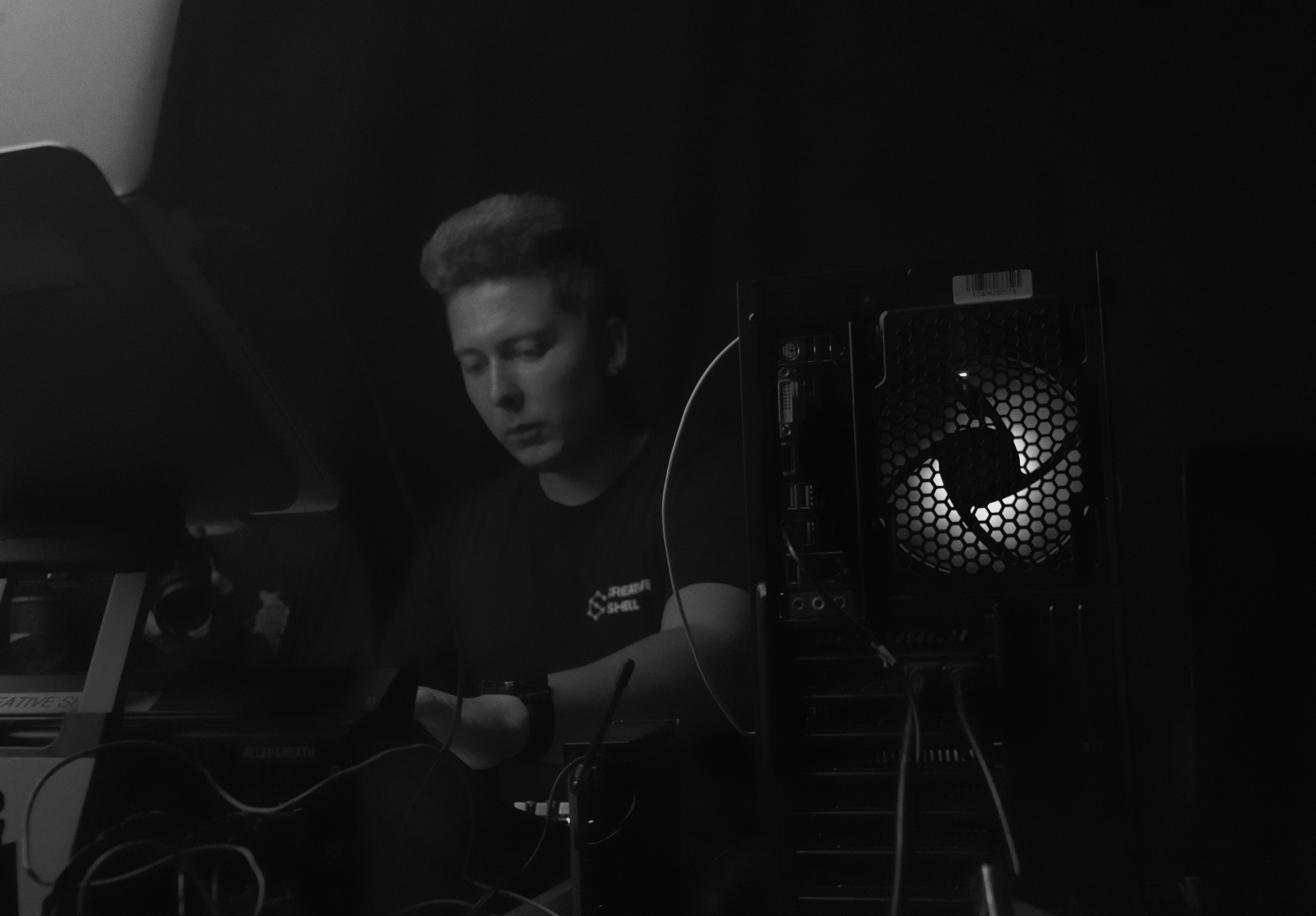 Прокат звукового, светового оборудования и светодиодных экранов в Таиланде, на Бали и в других странах Азии. CREATIVE SHELL АЗИЯ