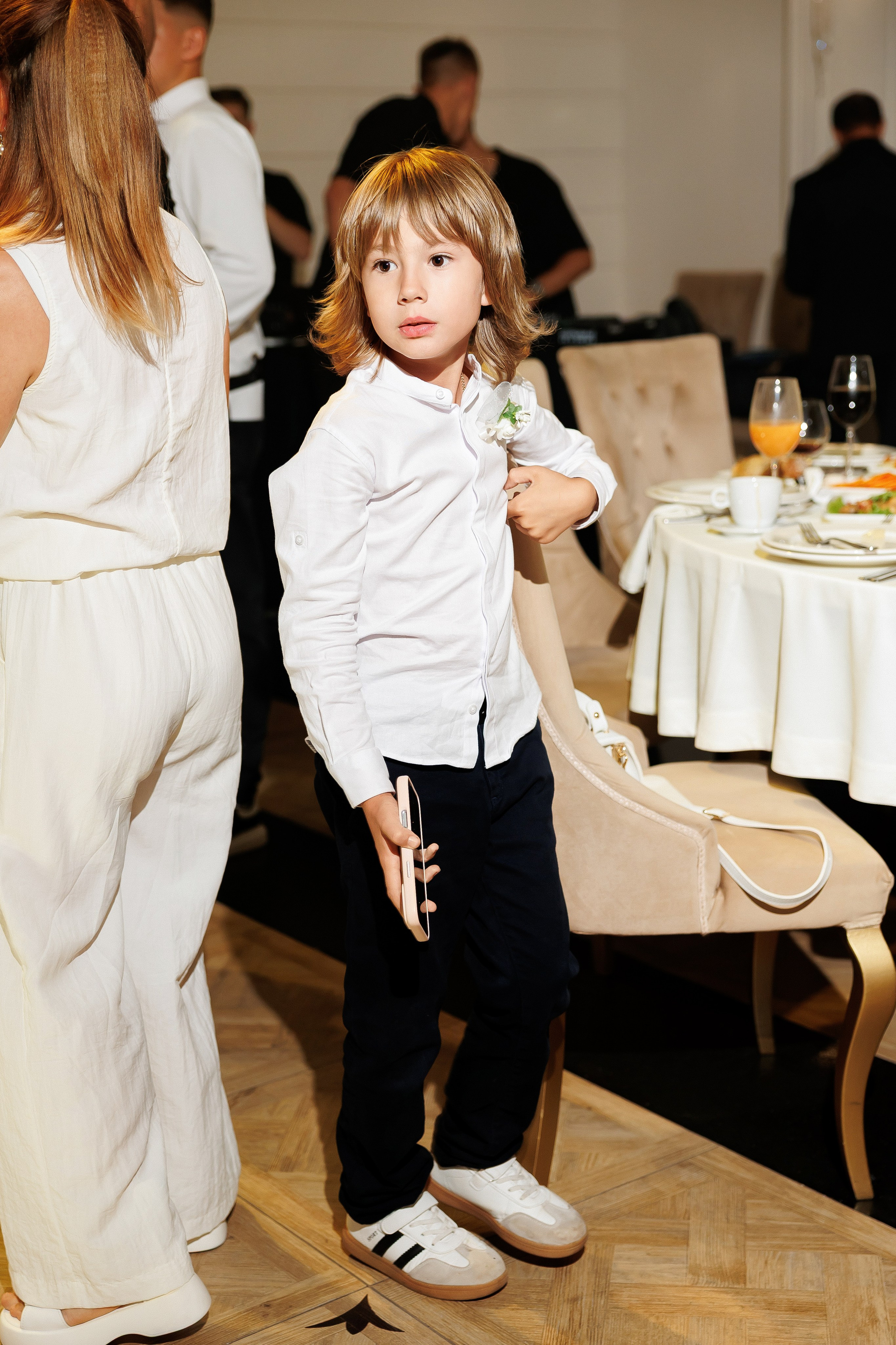 Eugen & Livia — Grand Elysee — Wedding Day. Servicii Foto și Video 067188353