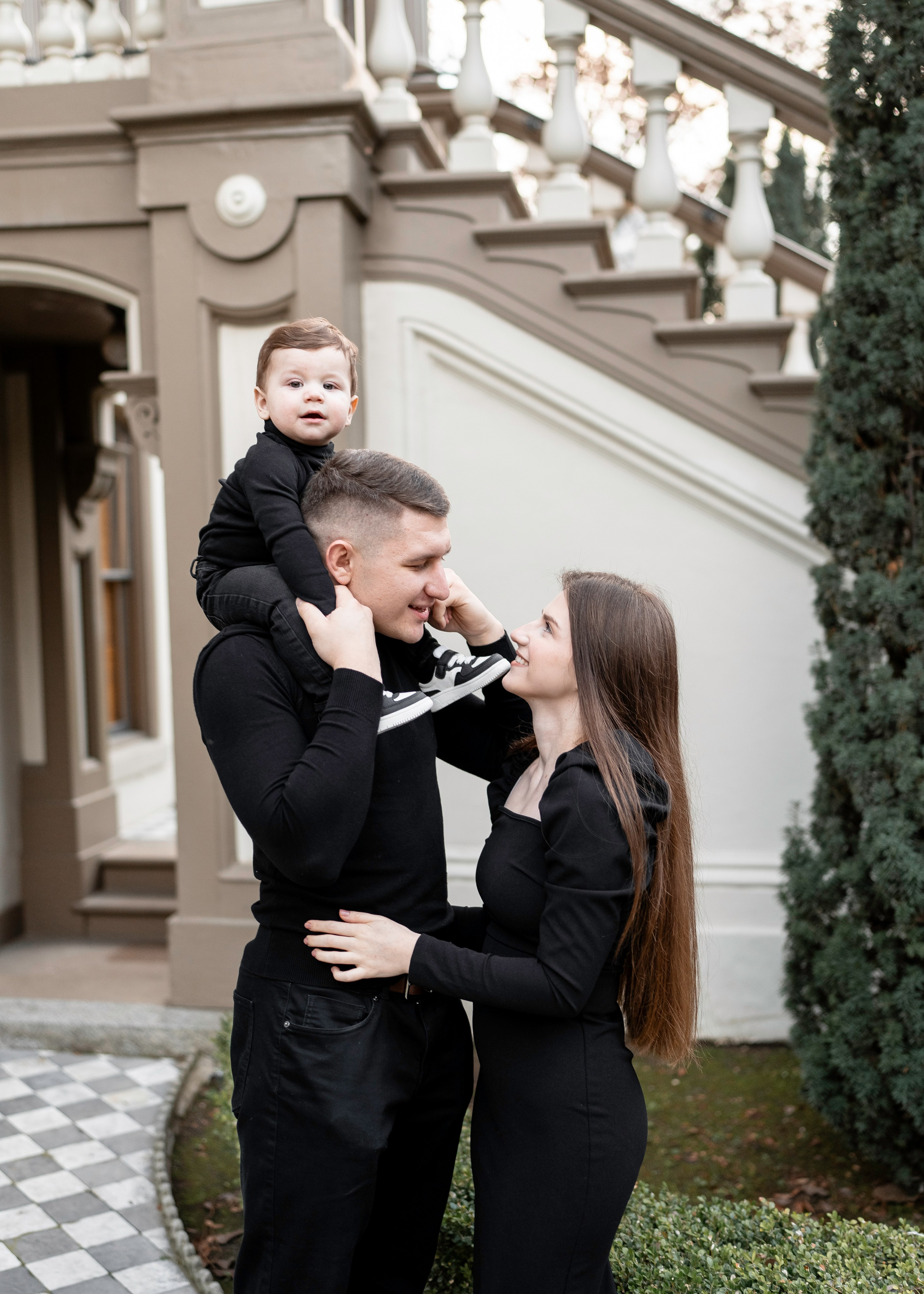 Artem, Nadia & Elisha. Family photographer in Sacramento | Sofia Pavenko