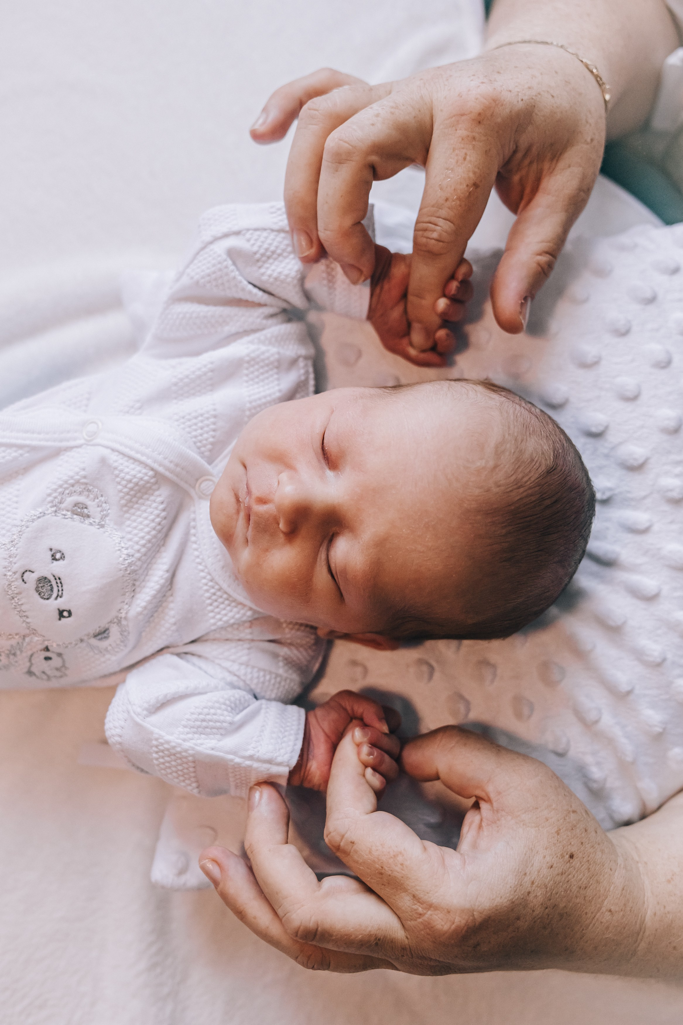 Newborn focení. Lifestyle a rodinná fotografka v Pisku Oxana Telupilova