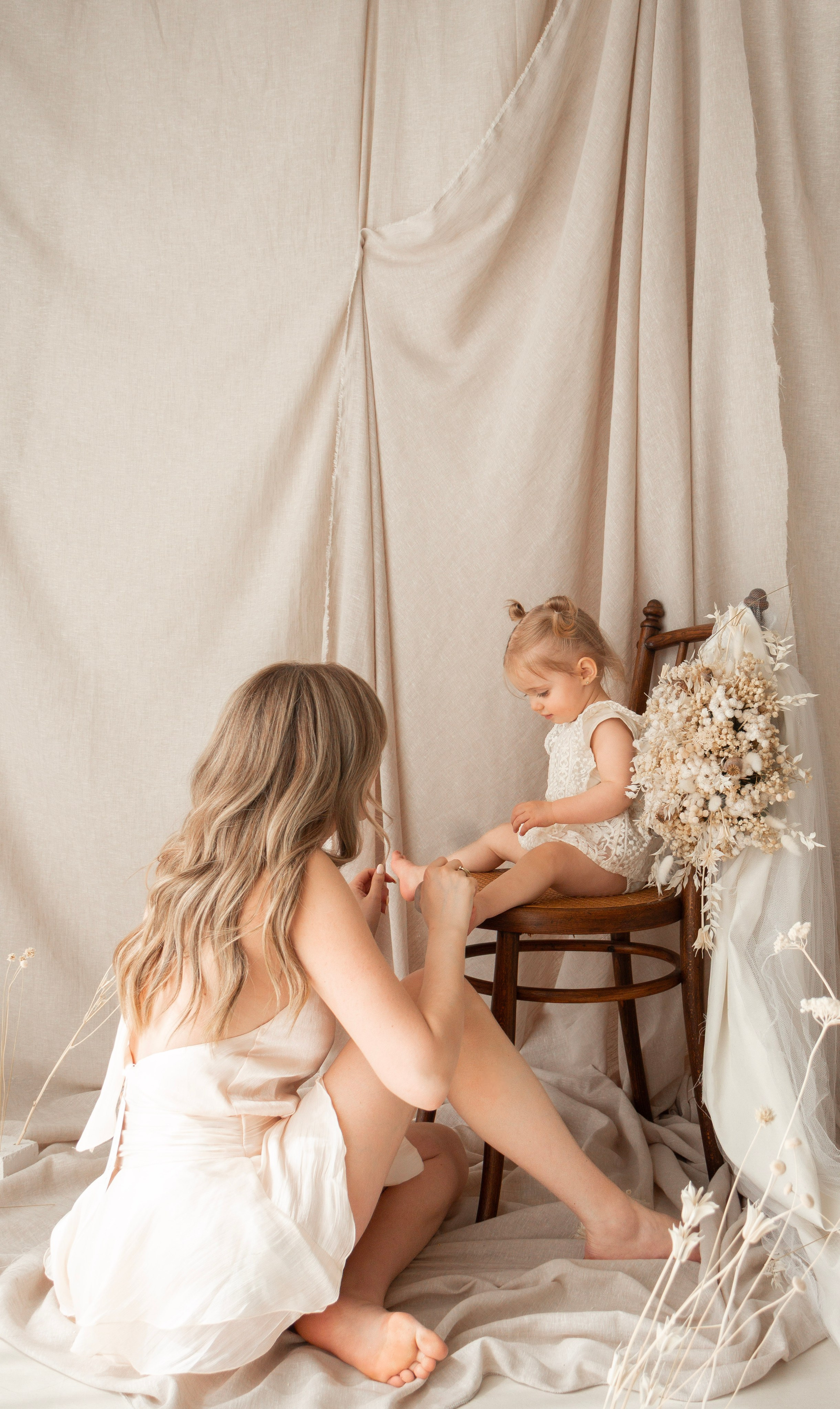 Mommy & me: Valerie & Stella. Zwangerschapsfotografie, newborn, gezinnen, branding, liefde én geboortefotografie