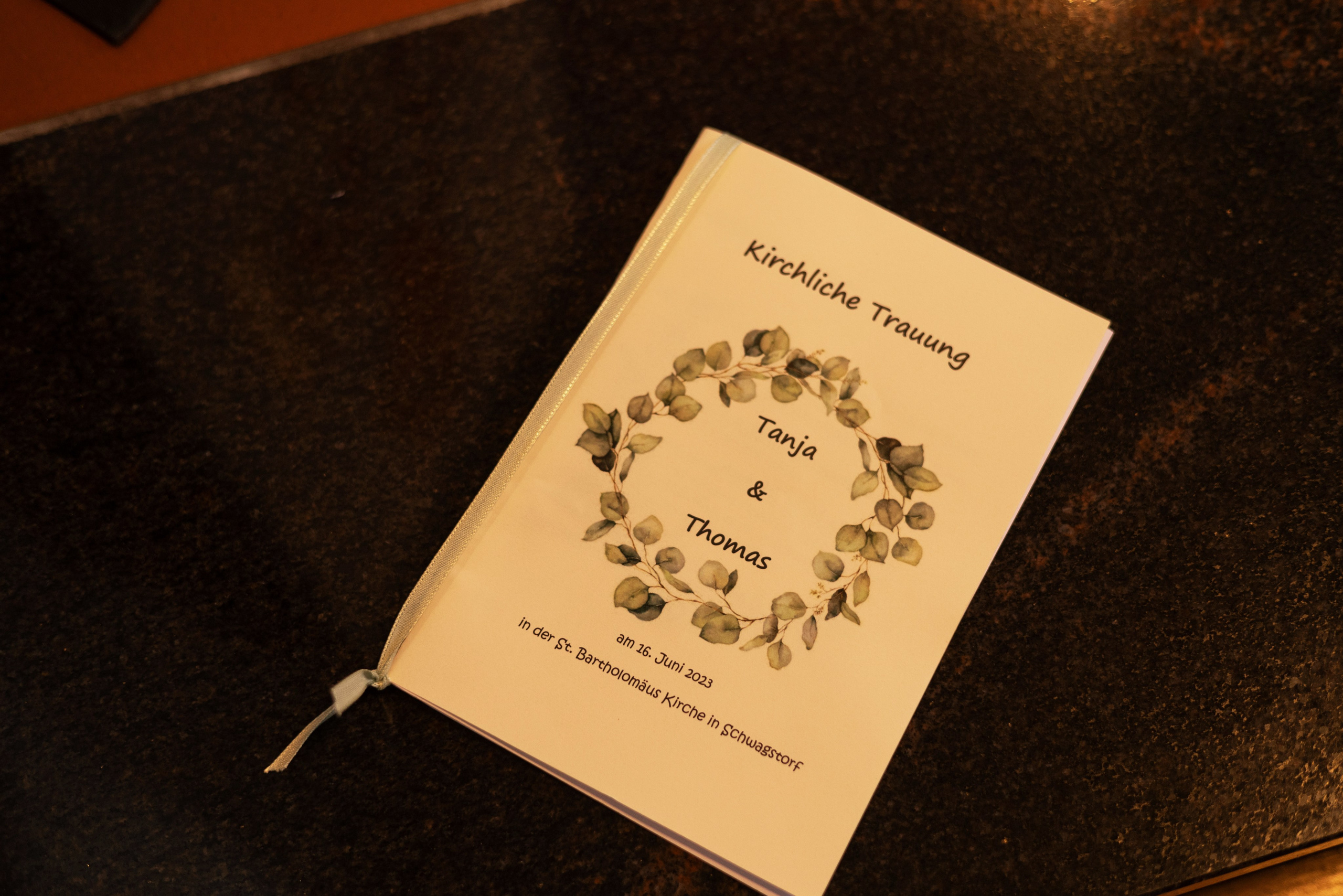 Tanja & Thomas, Kirche. Fotografin und Videografin im Raum Osnabrück und Emsland Alla