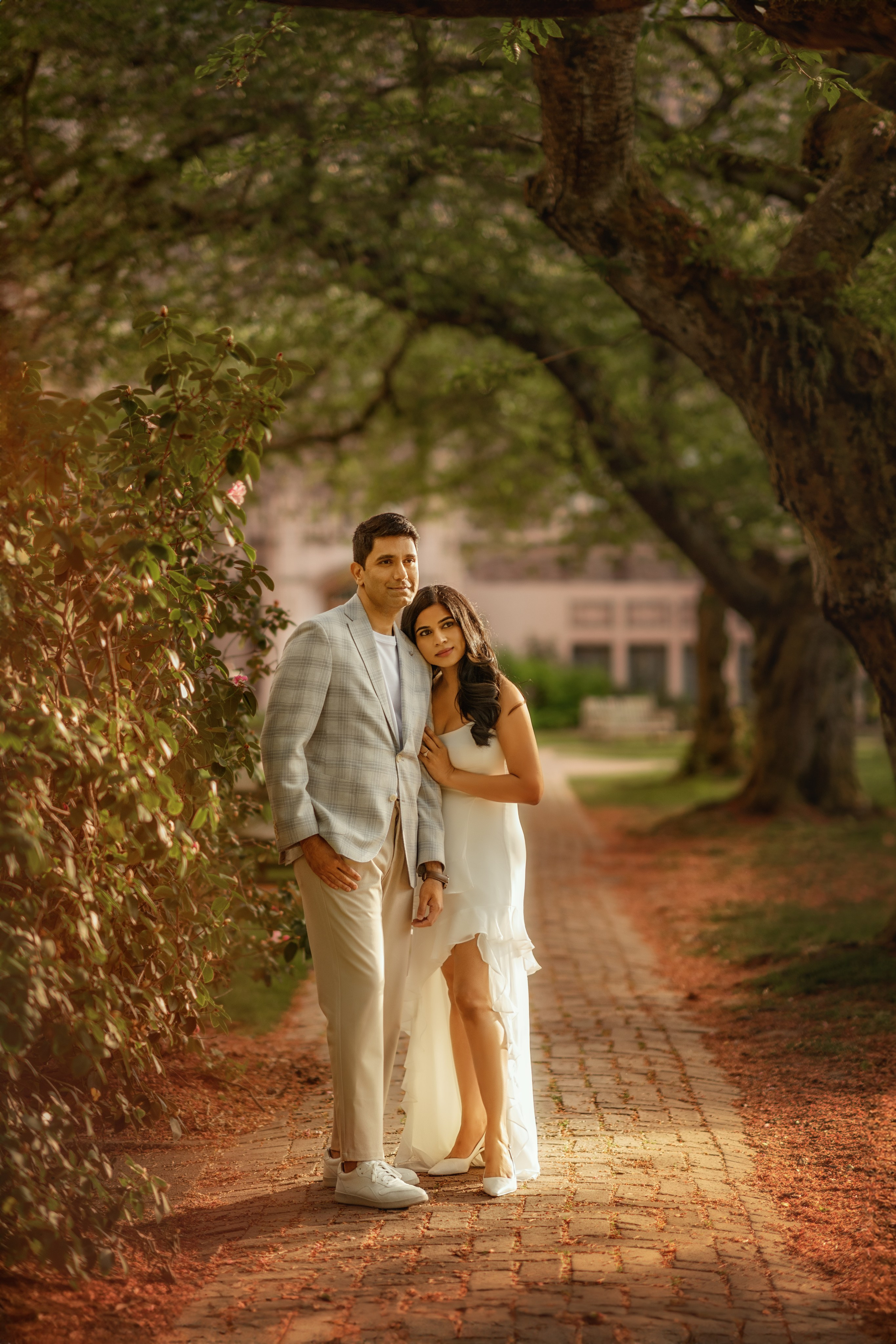 Praveena with her husband. Wedding & family photography in Seattle area. Helen Michelle photographer