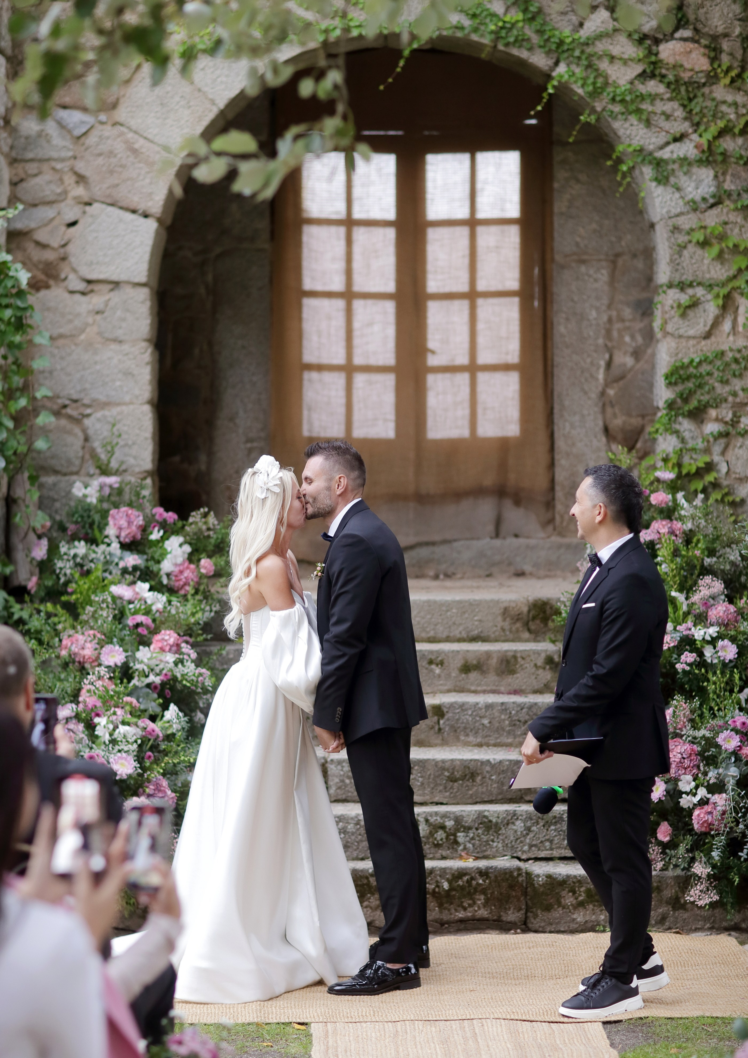 Madrid. Finca El Gasco. Luxury wedding, portrait, family photographer over Europe