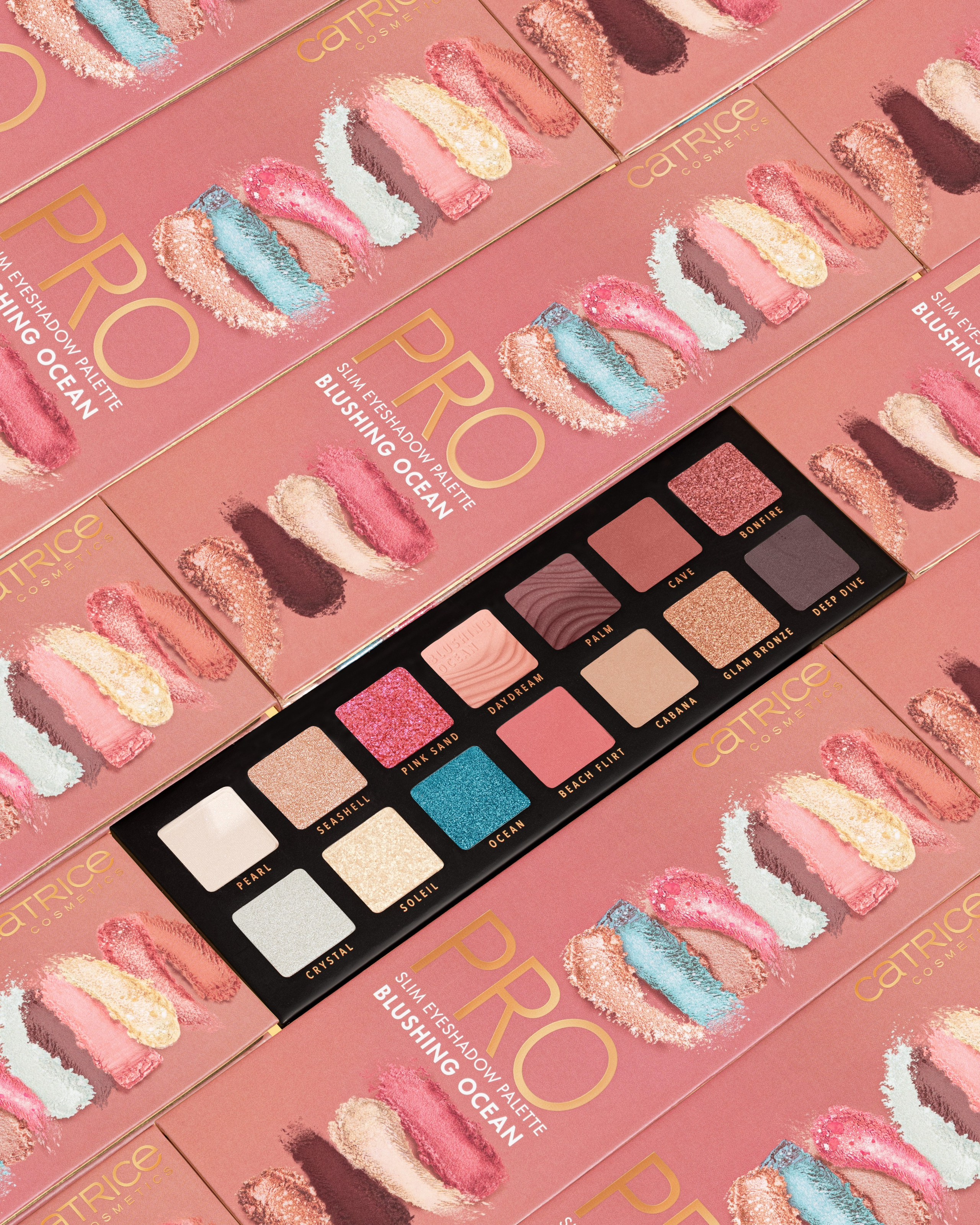 Kreatives Muster von Lidschatten-Paletten für Werbung и Produktpräsentationen