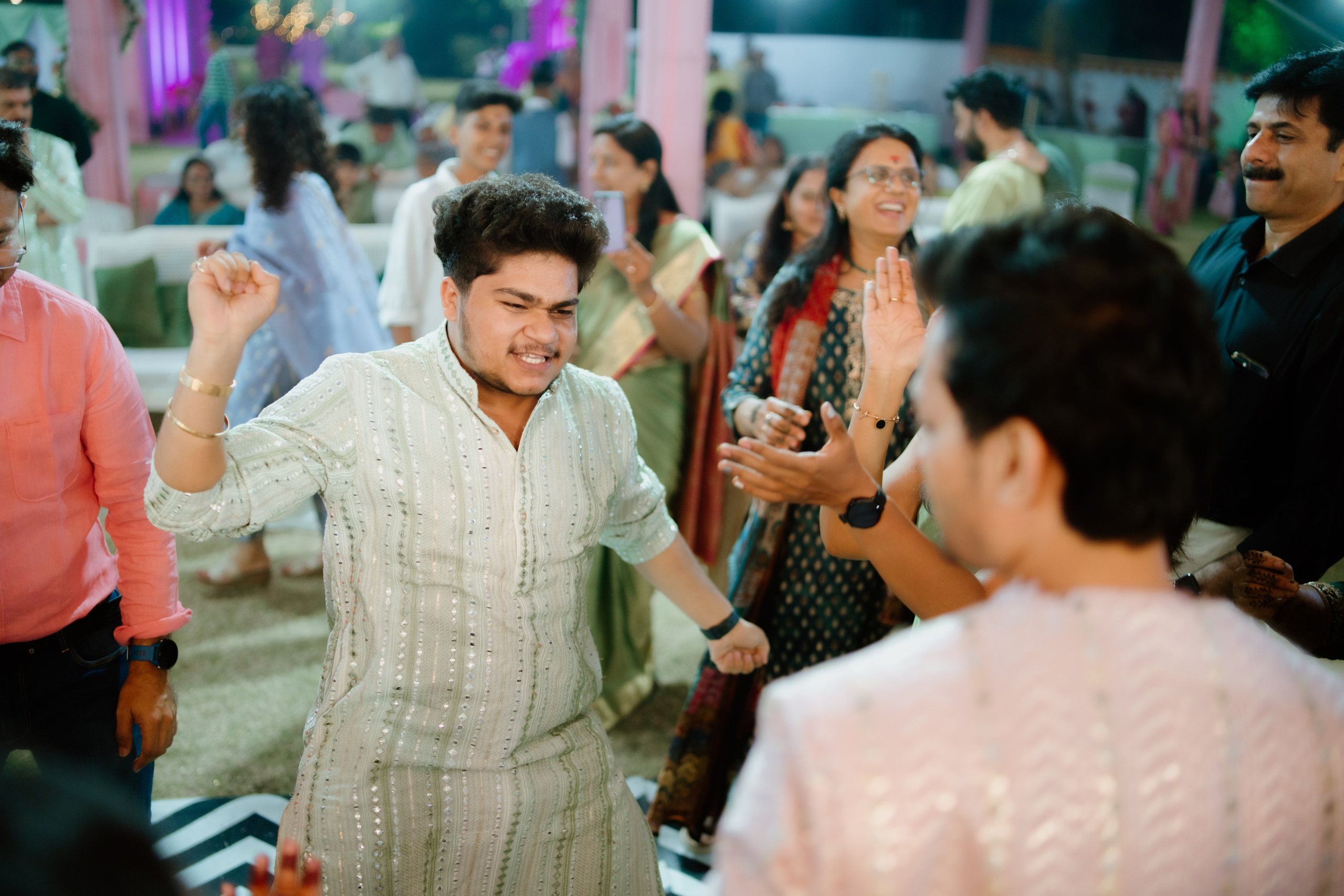 WEDDINGS. Love Emotions Weddings
