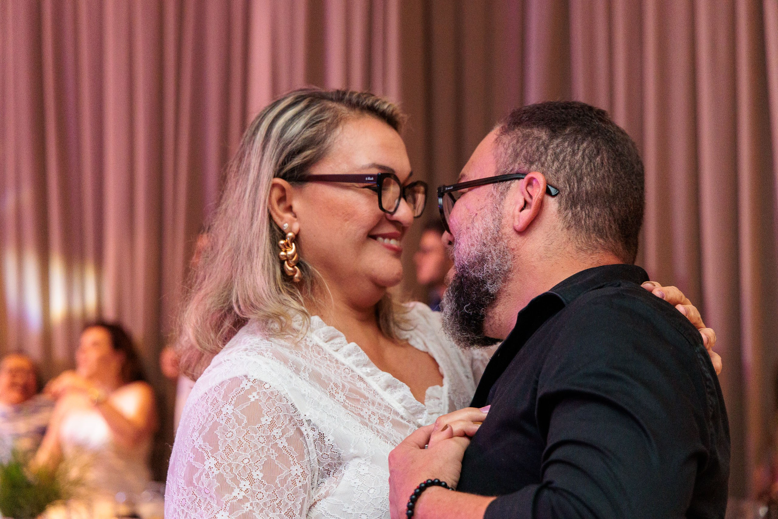 Festa de aniversário adulto, com show ao vivo em ambiente perfeito para festas