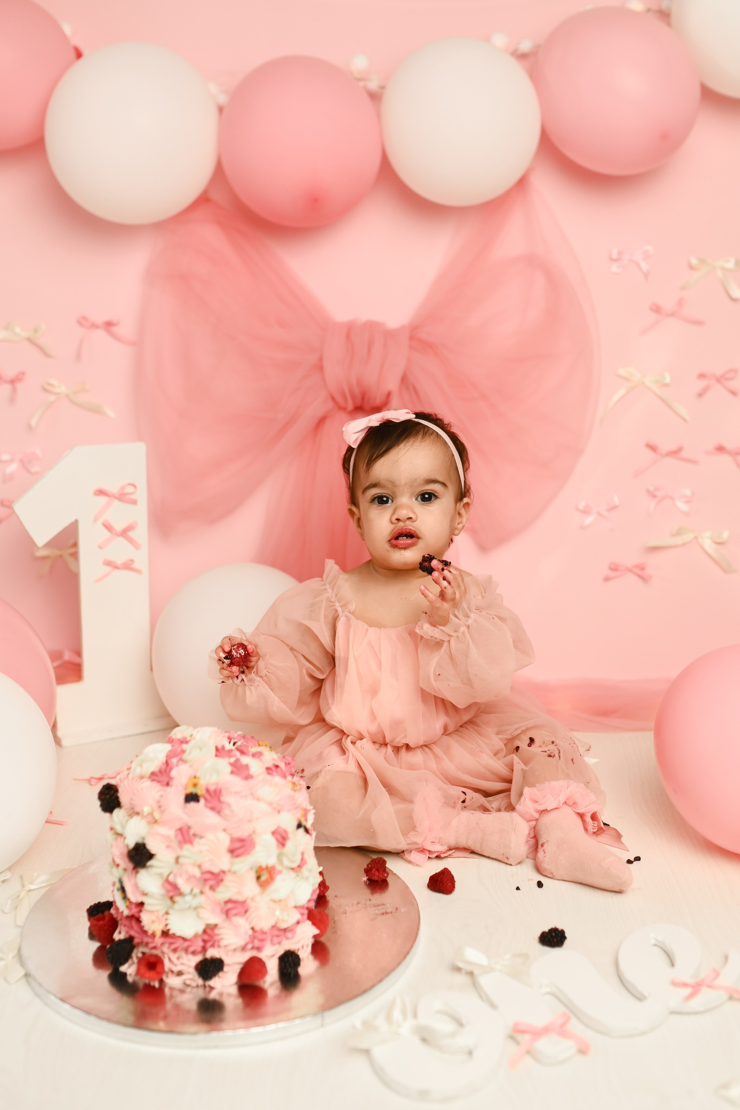 Cake Smash Photoshoot. WELCOME