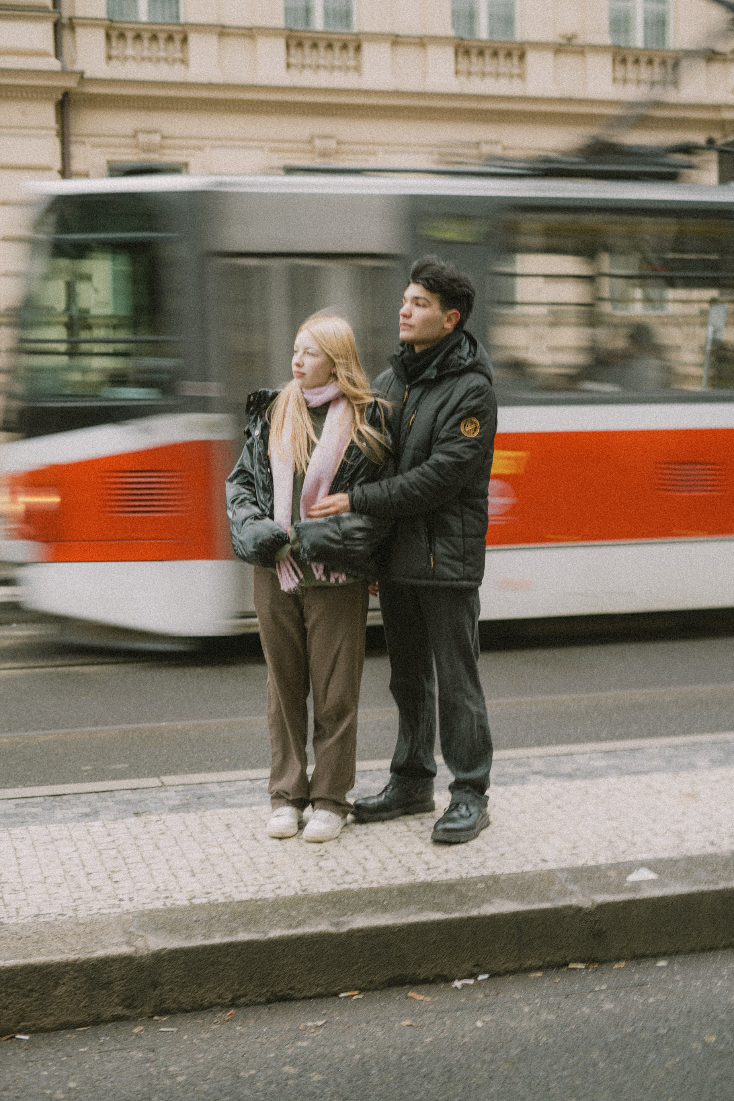 Příběhy z pražských uliček. Jana Holubová | Svatební, párová a rodinná fotografka v Praze