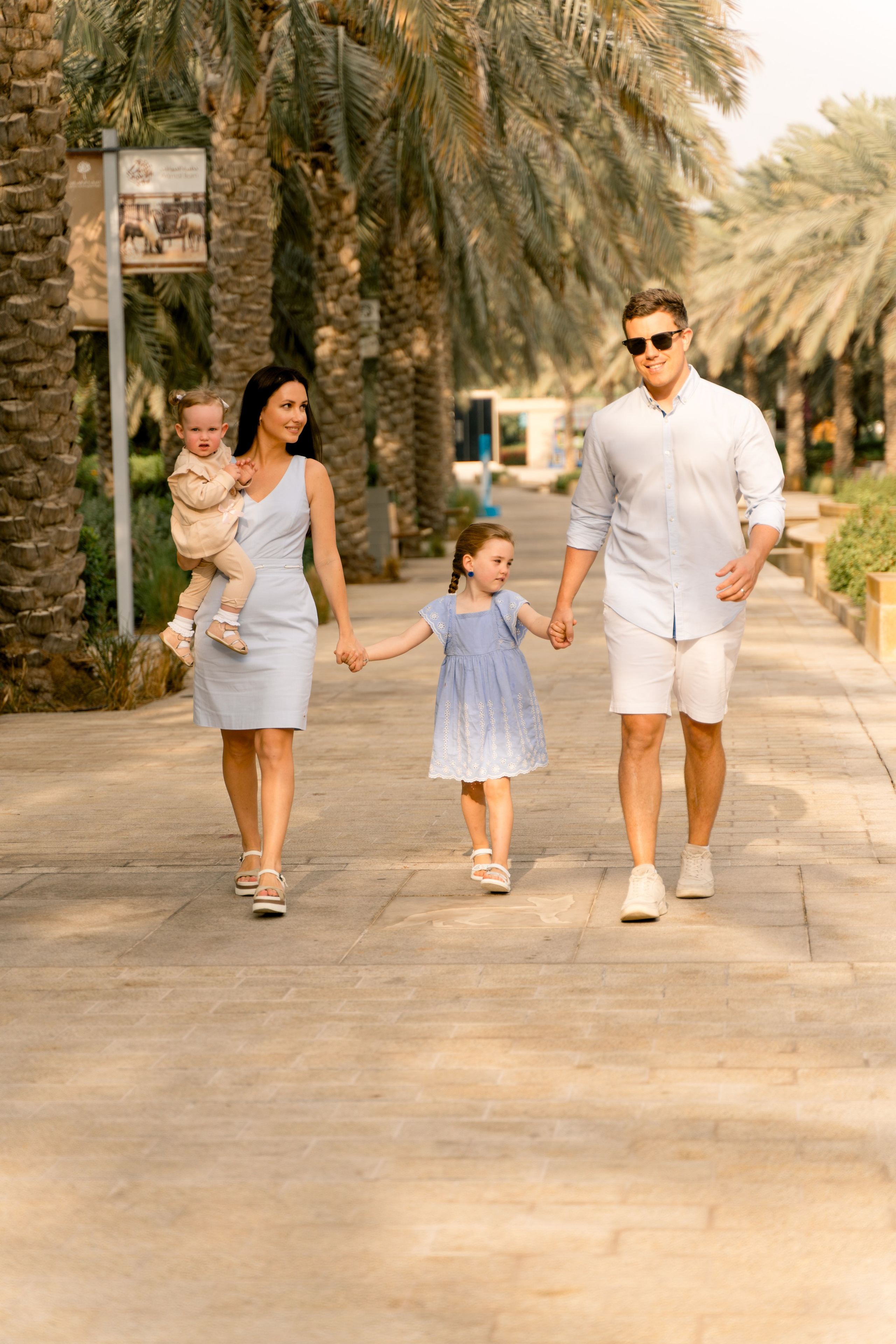 Семейная съемка в парке. Фотограф в Абу Даби Марина