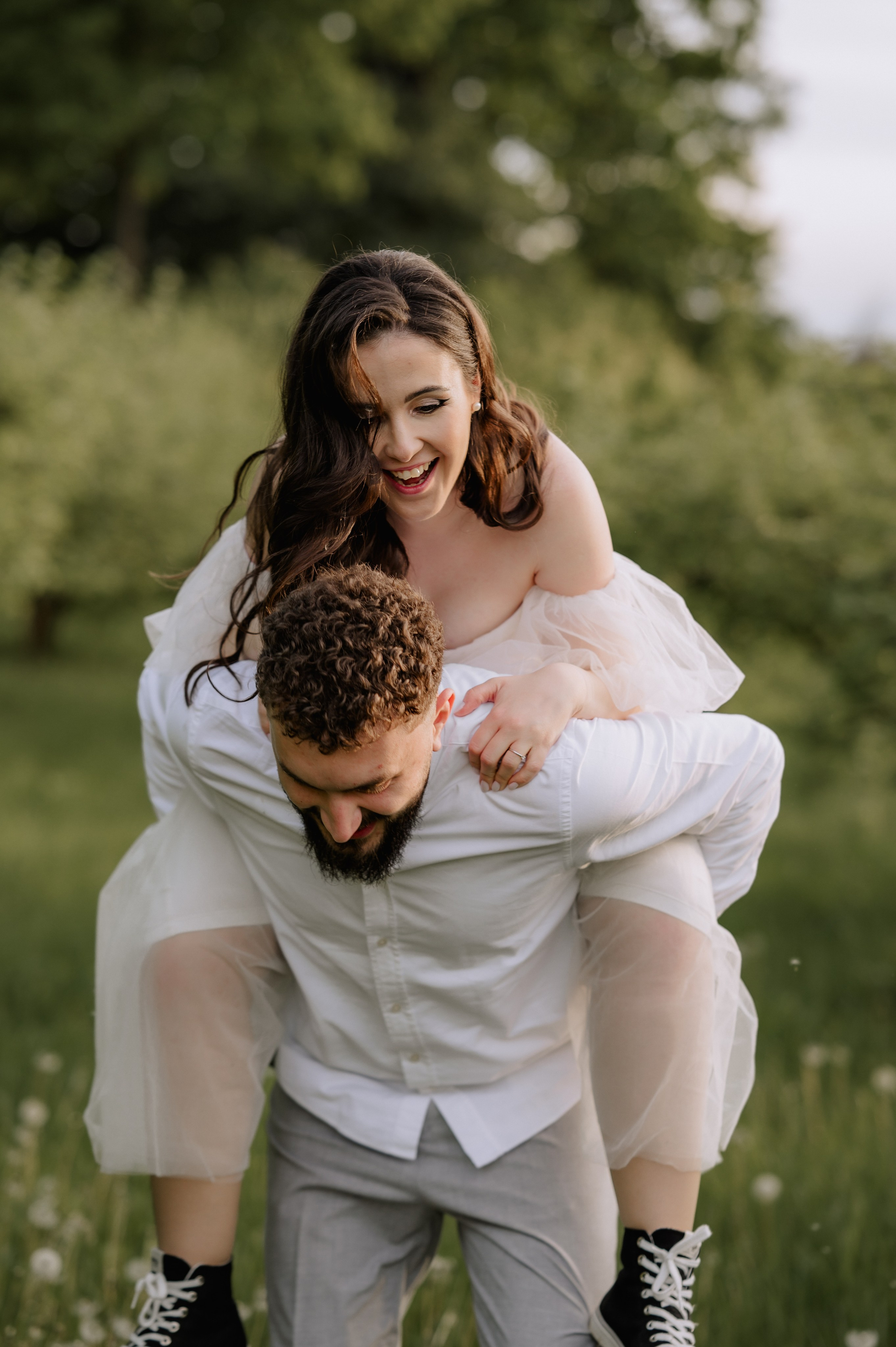 Magda + Andrei | Lovers in the garden. Proud Vision Weddings | Wedding Photography & Film — Servicii profesionale Foto Video Nunta Iasi